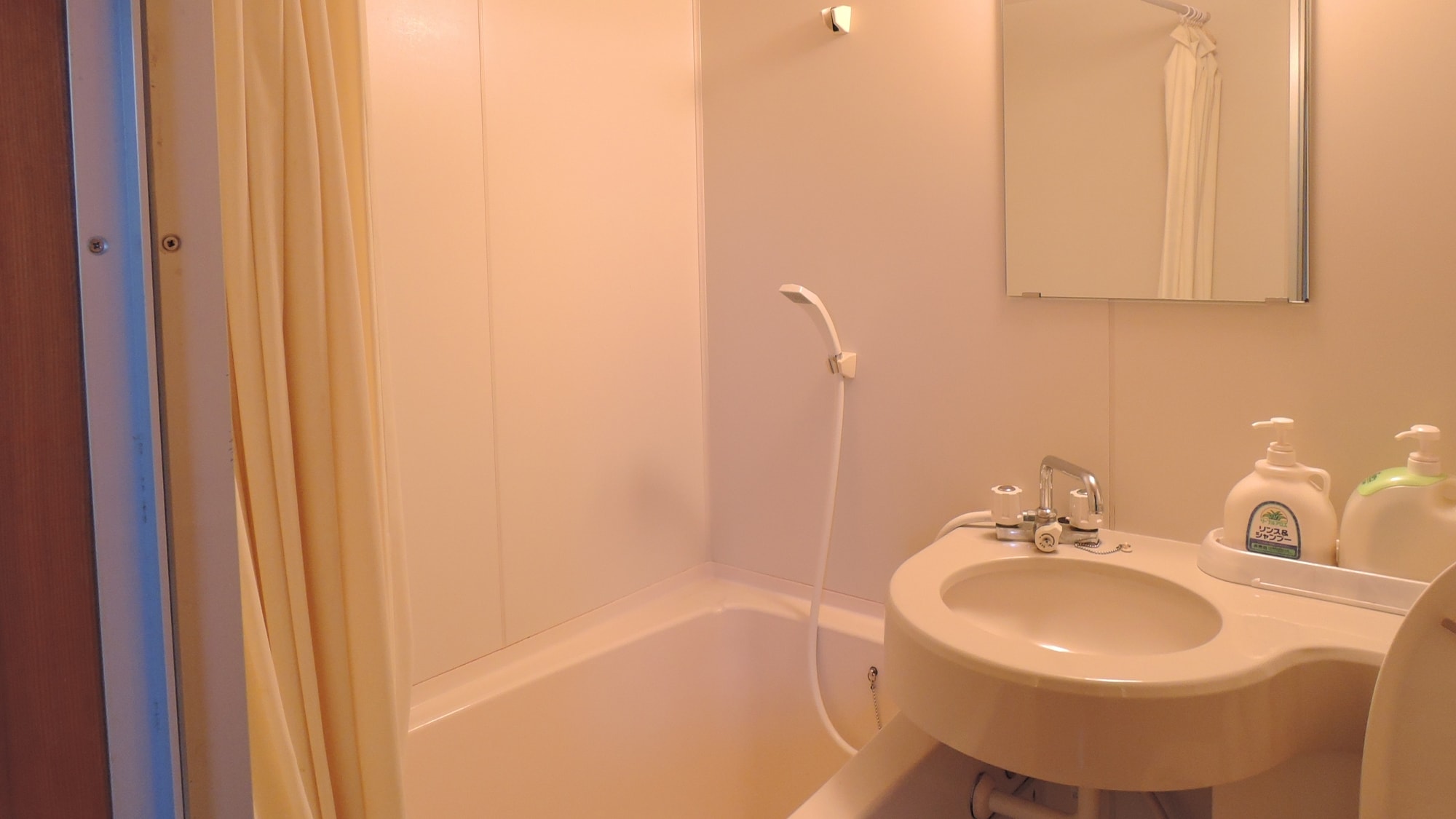 *[Phòng] Phòng có phòng tắm riêng.