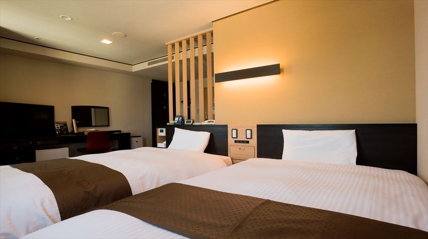 Royal Twin 24 sqm, TV is 40 type, LED light, equipped with air purifier with humidification function, multi-charger