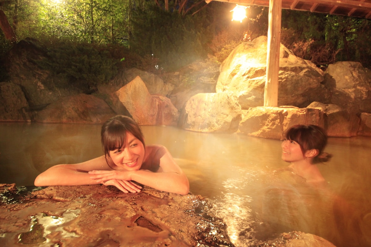 Open-air bath "Kagaribi-no-yu" operating hours: 5:00am - 12:00am (excluding cleaning times)