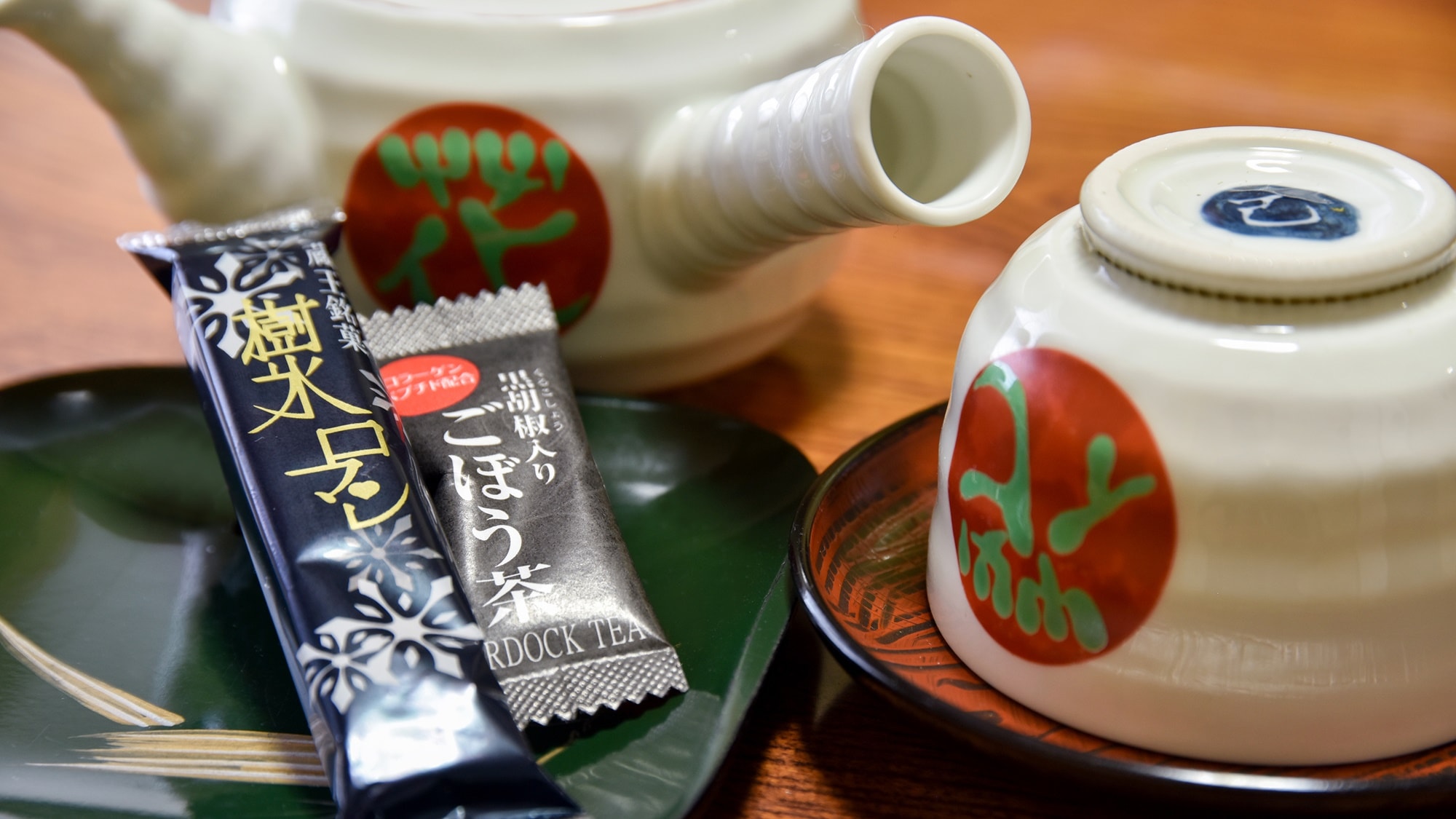 *[Room example] Tea and sweets/Local sweets and tea are provided in your room.