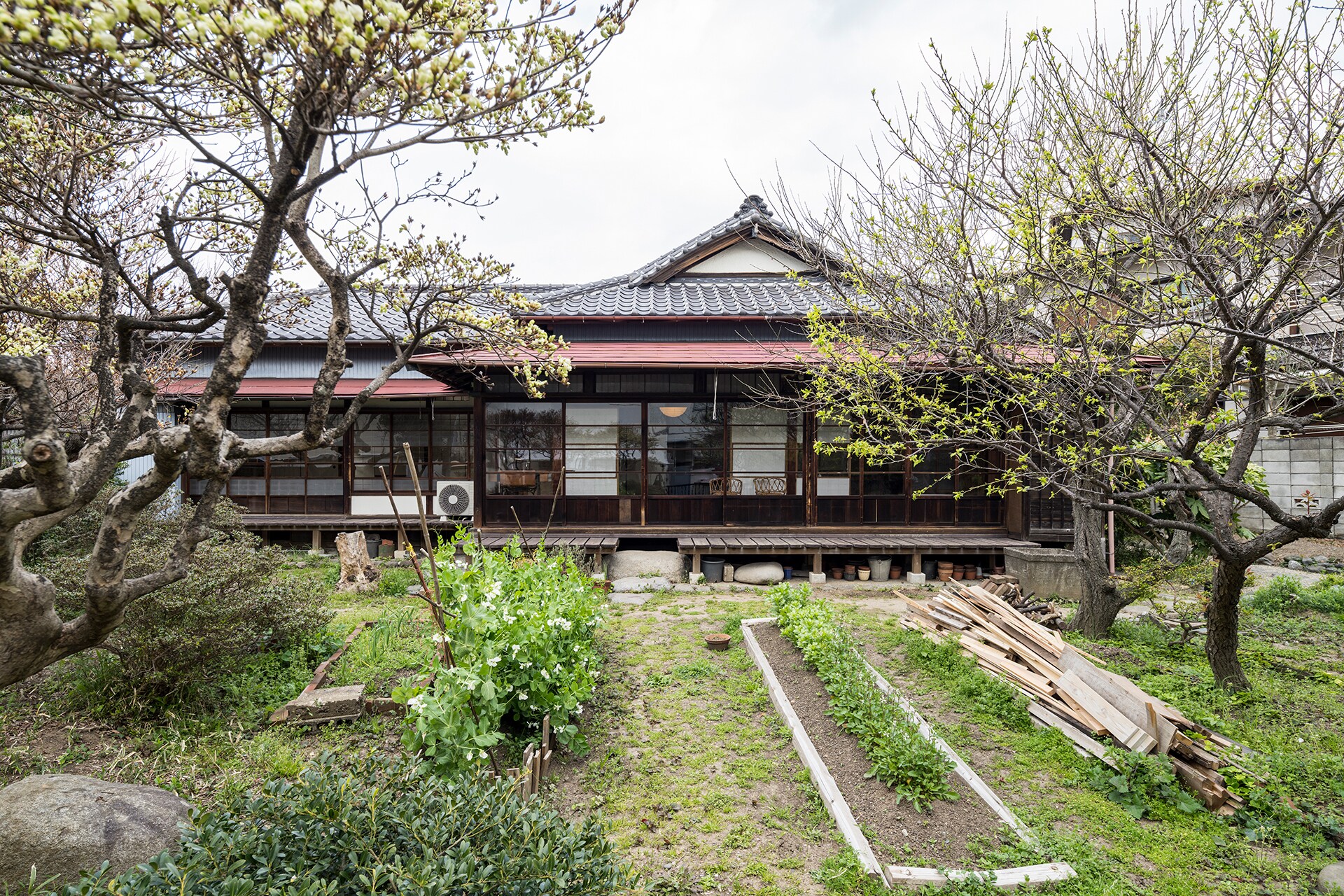 Exterior photo 2