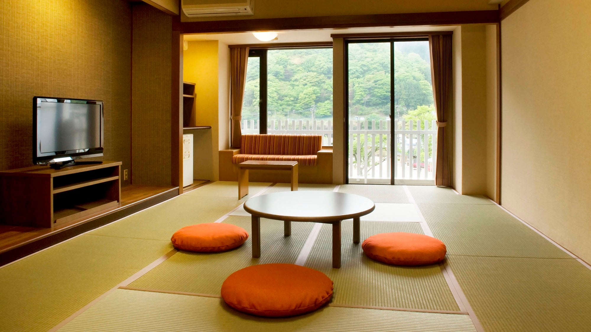 ■ Yurakukan Japanese-style room * Image