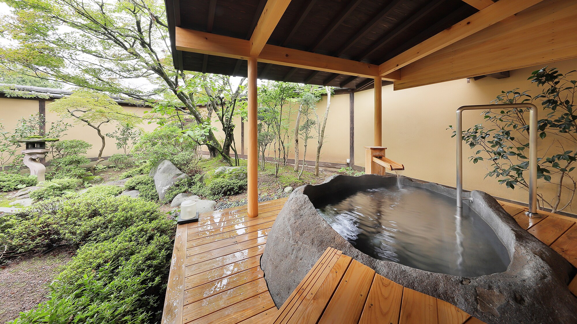 Annex "Rijinkyou" Main room + next room + veranda + Zao Stone Hot Spring open-air bath