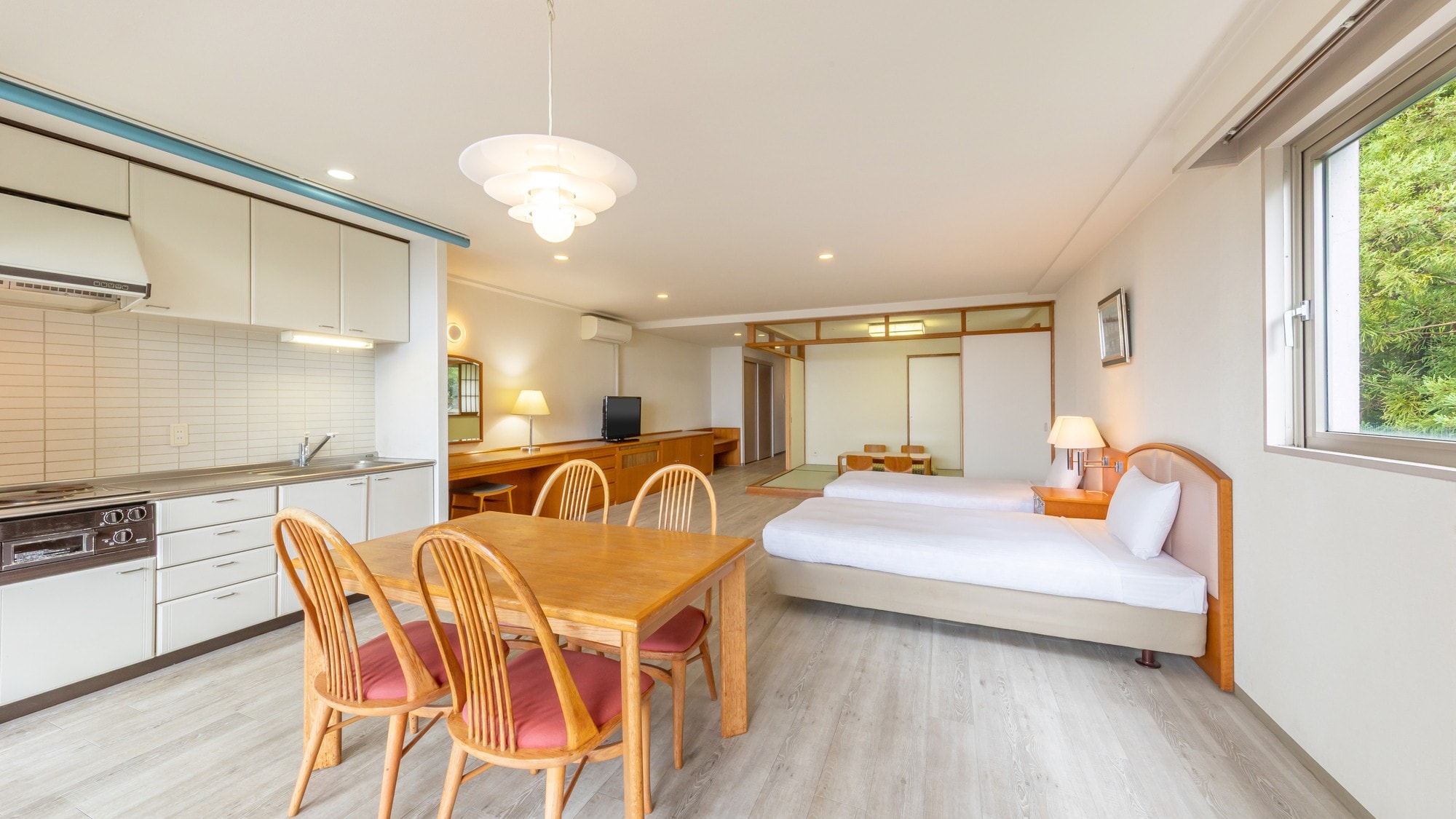 ◇ [High floor terrace with ocean view] Deluxe Japanese-Western room