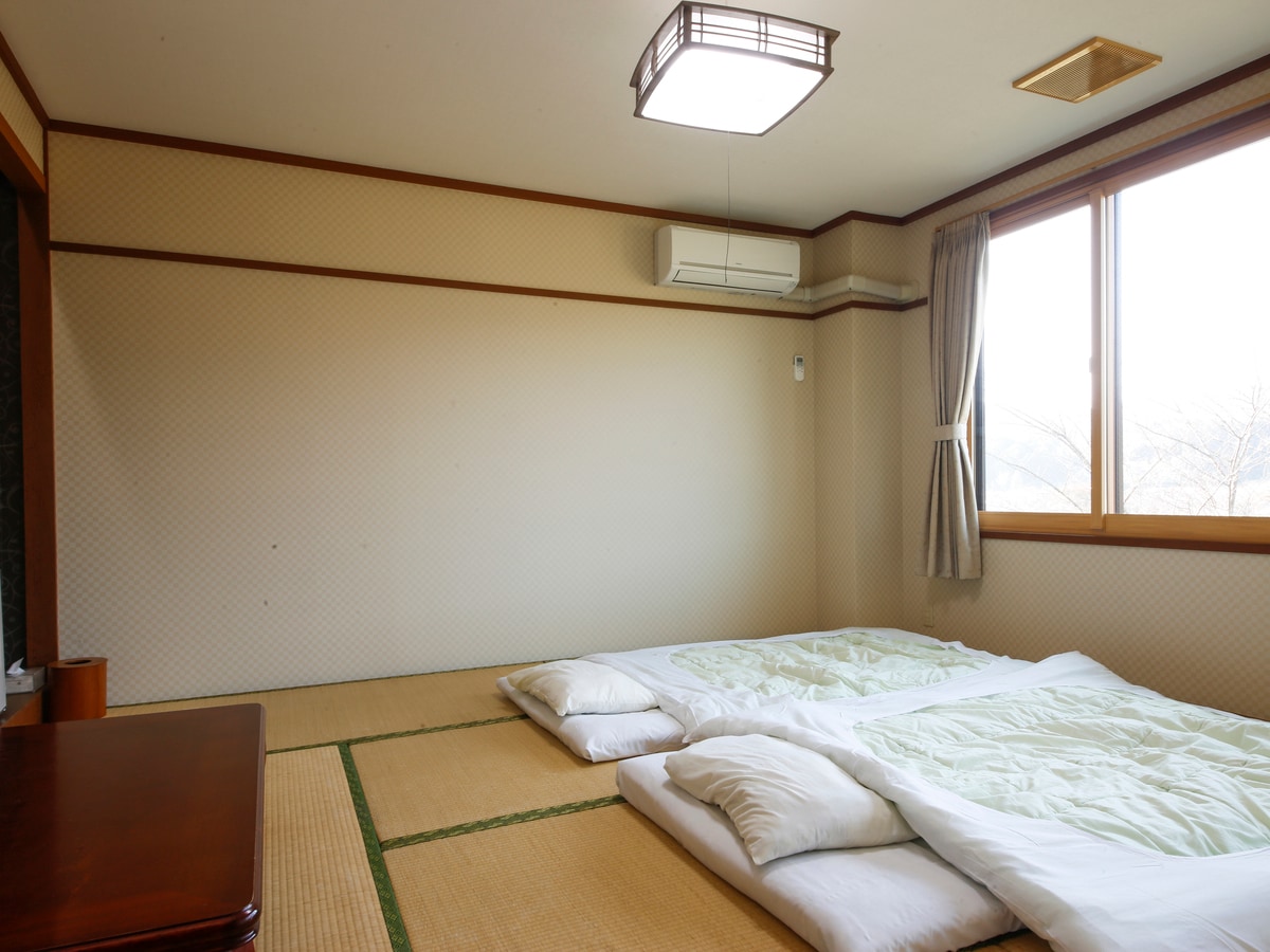 8 tatami mats / example of a Japanese-style room where you can relax as if you were at home
