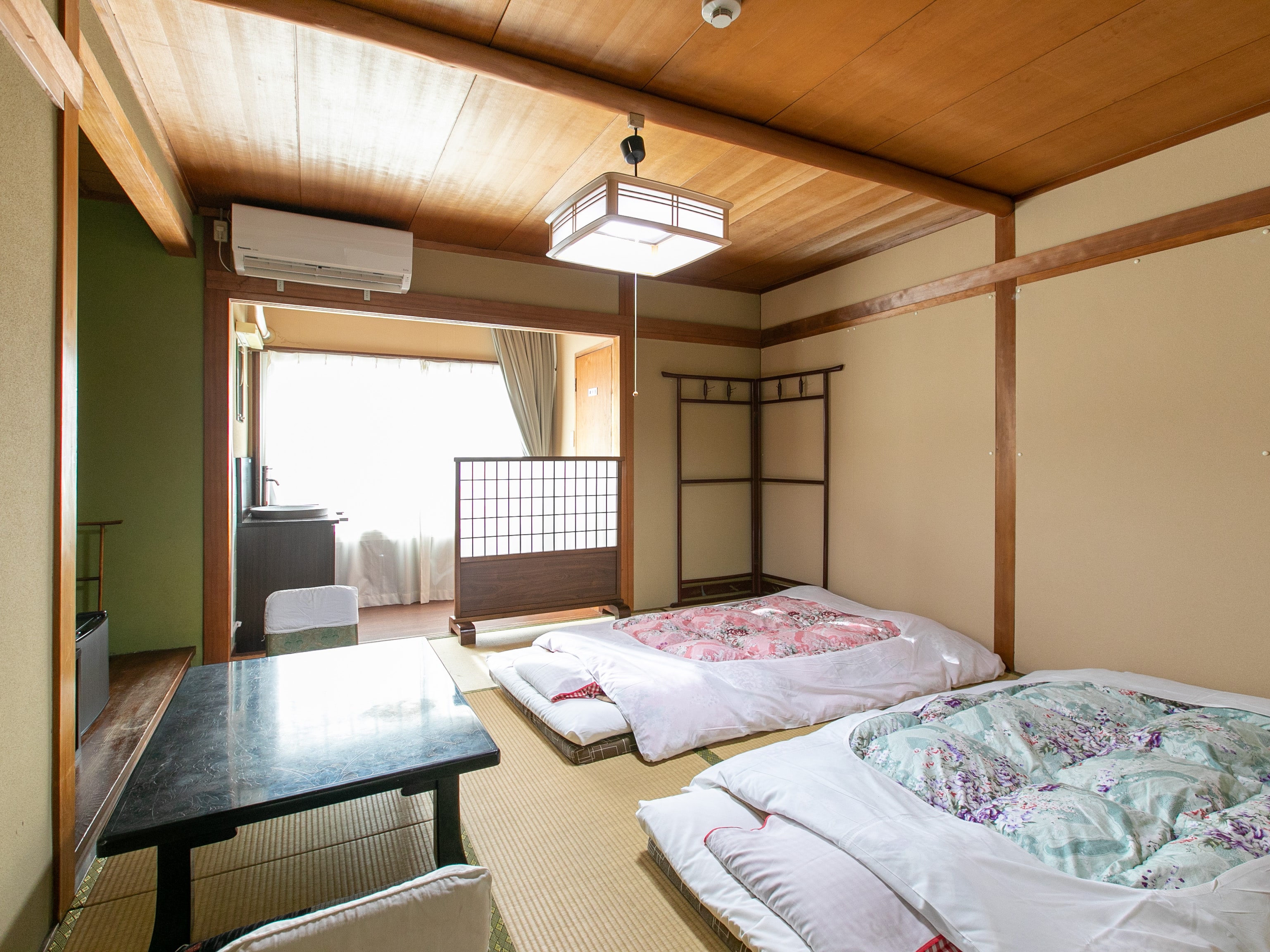 Japanese-style room for four (no bathroom)