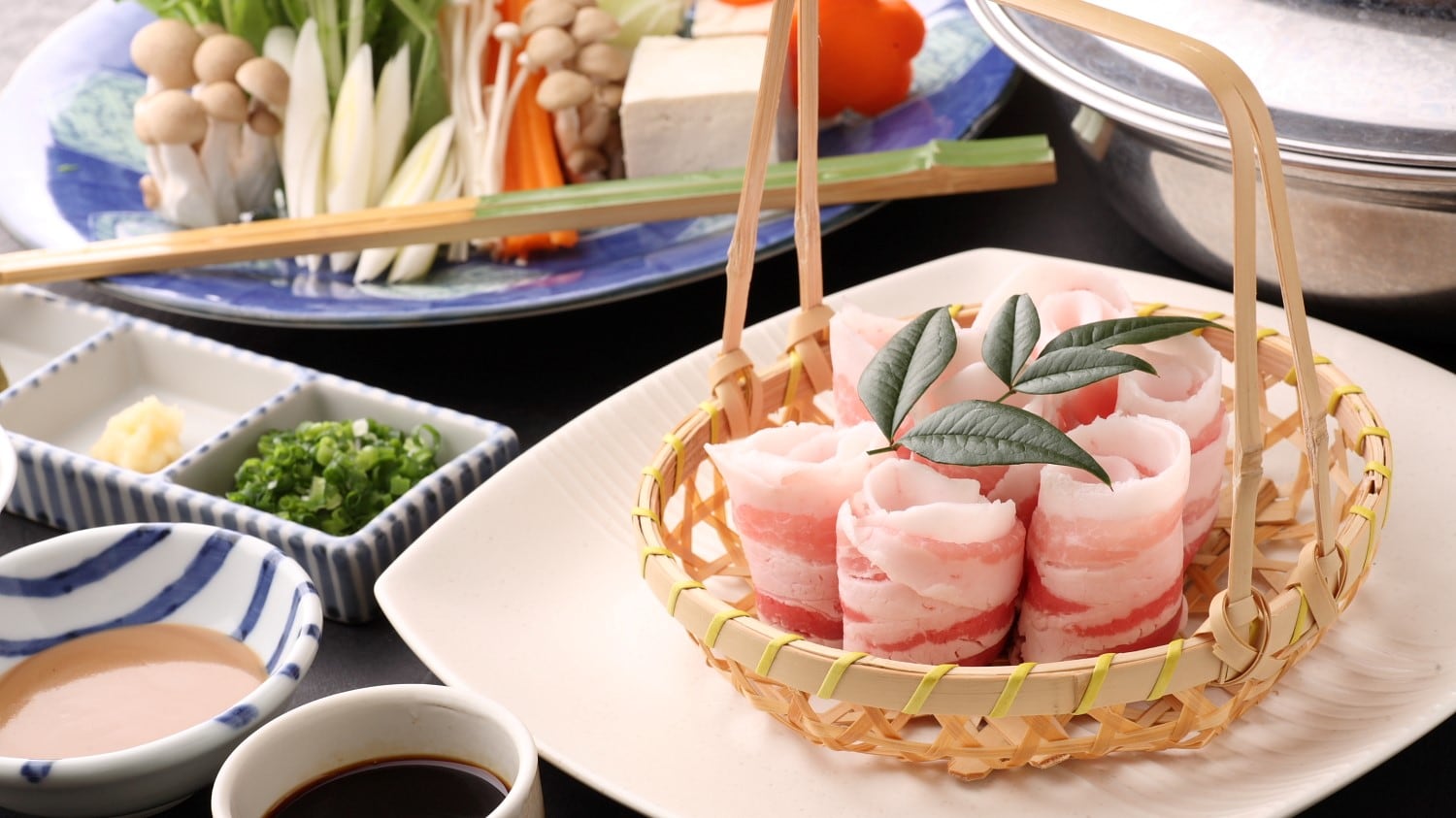 Một ví dụ về bữa tiệc lẩu shabu-shabu thịt lợn đen Kagoshima