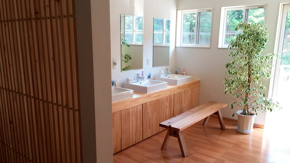 *Bathroom/Shared bathroom. Bright and spacious.