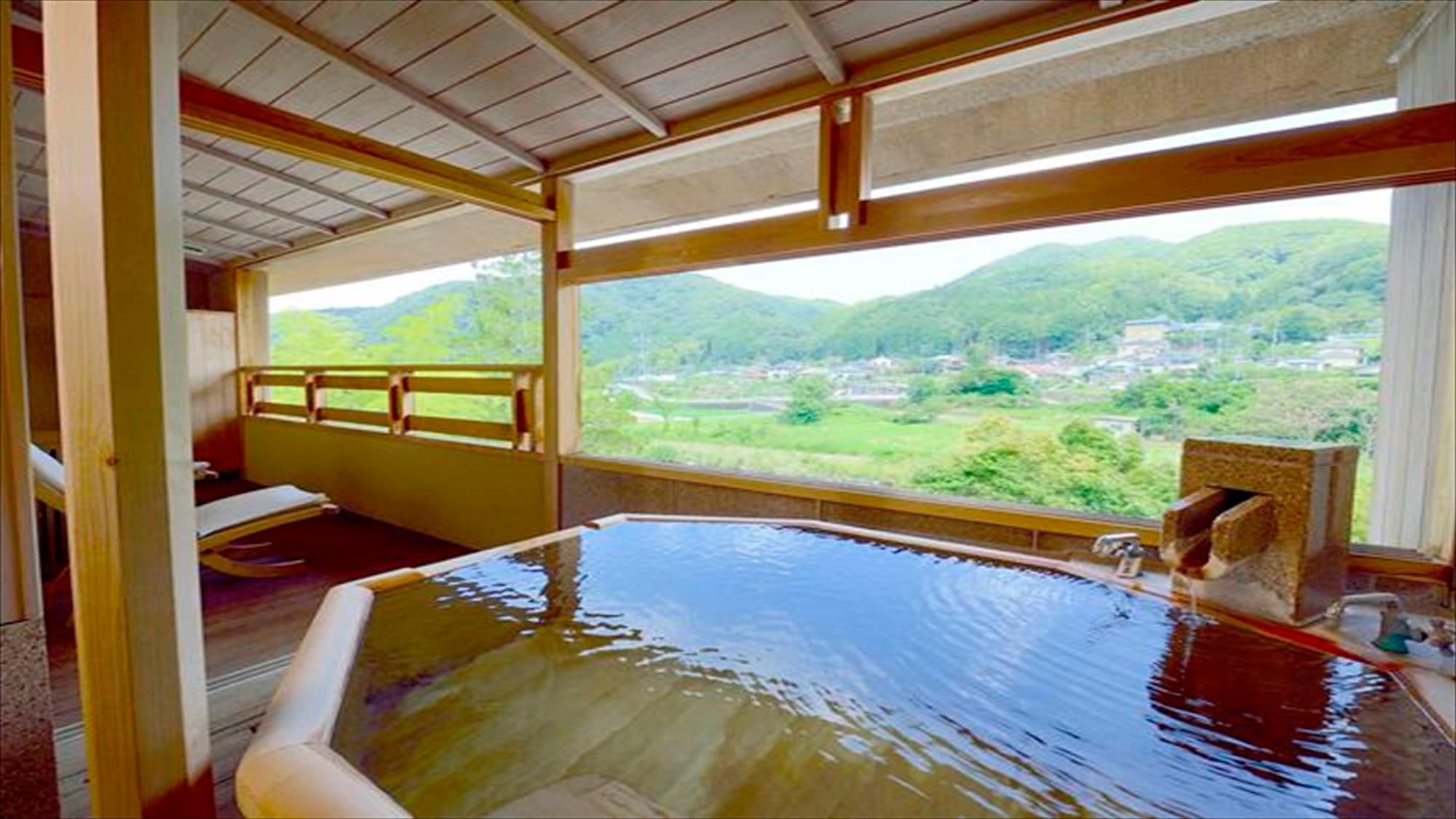 Japanese-Western style room with open-air bath