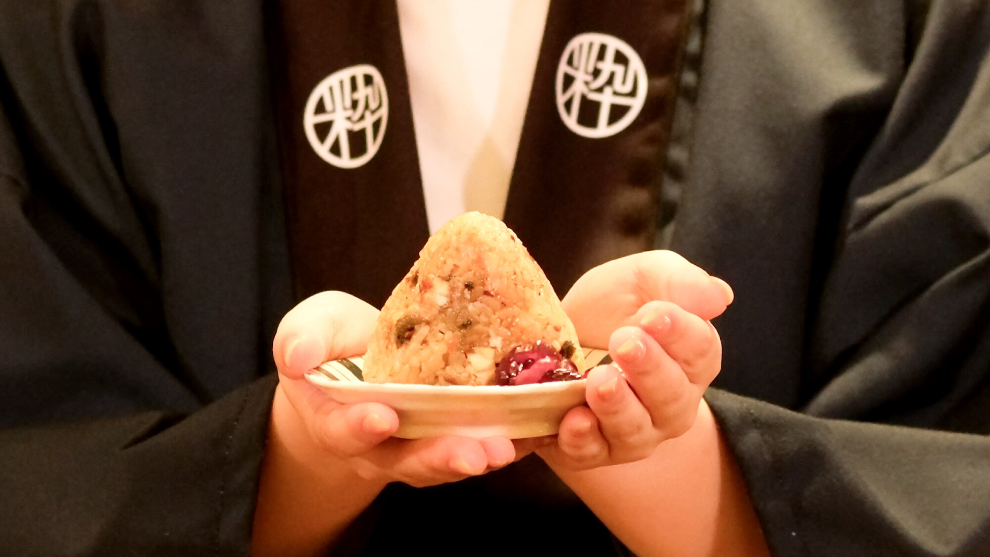 [Late-night snack] Hamamatsu specialty eel rice ball (18:30-20:30)