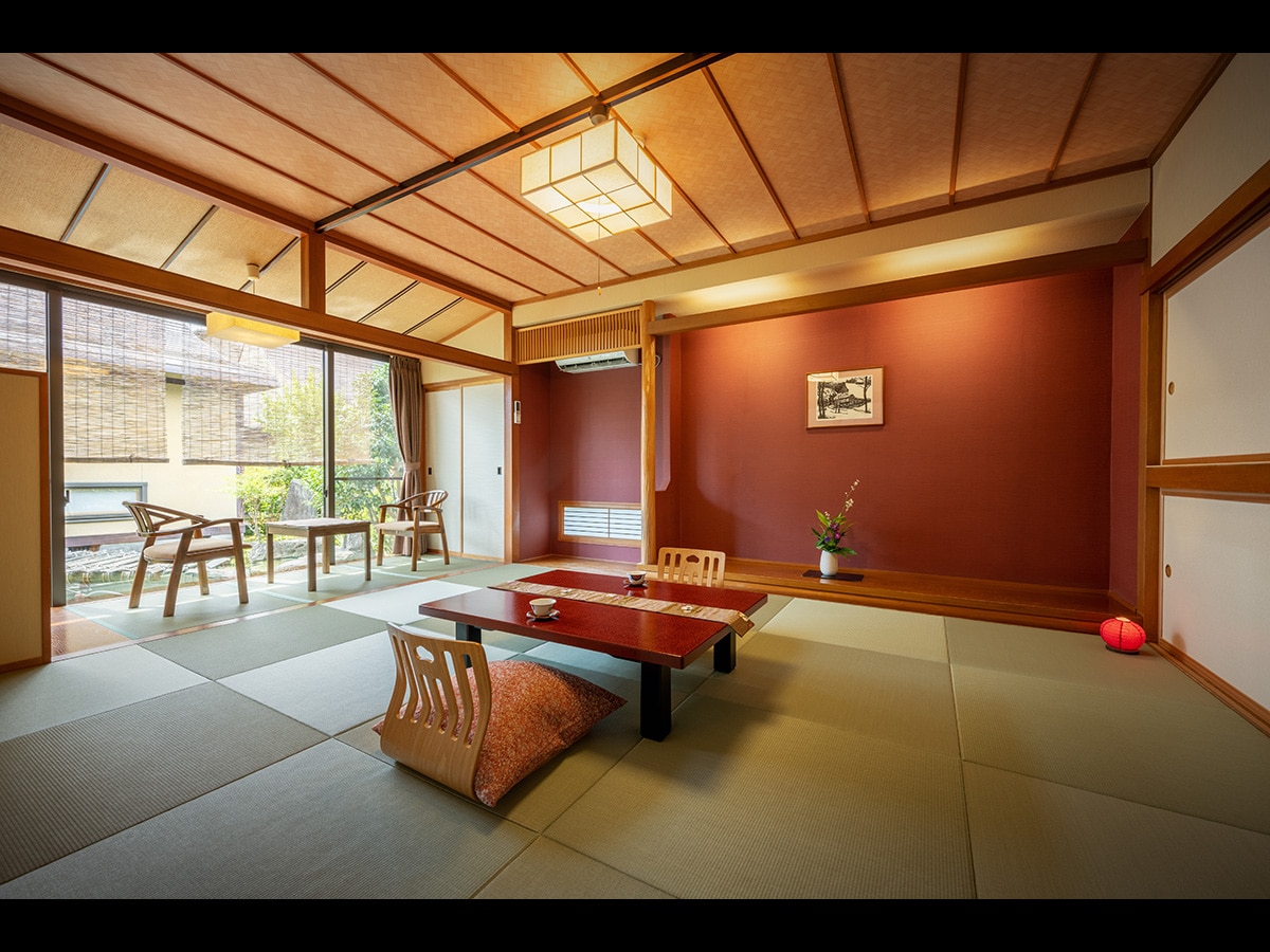 [日式房间，10张榻榻米，带浴室和厕所]