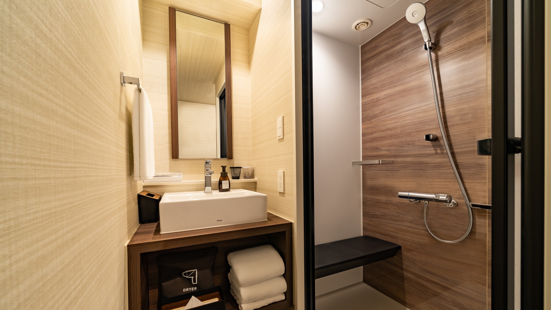 [Superior Twin] All rooms are equipped with a shower room only.