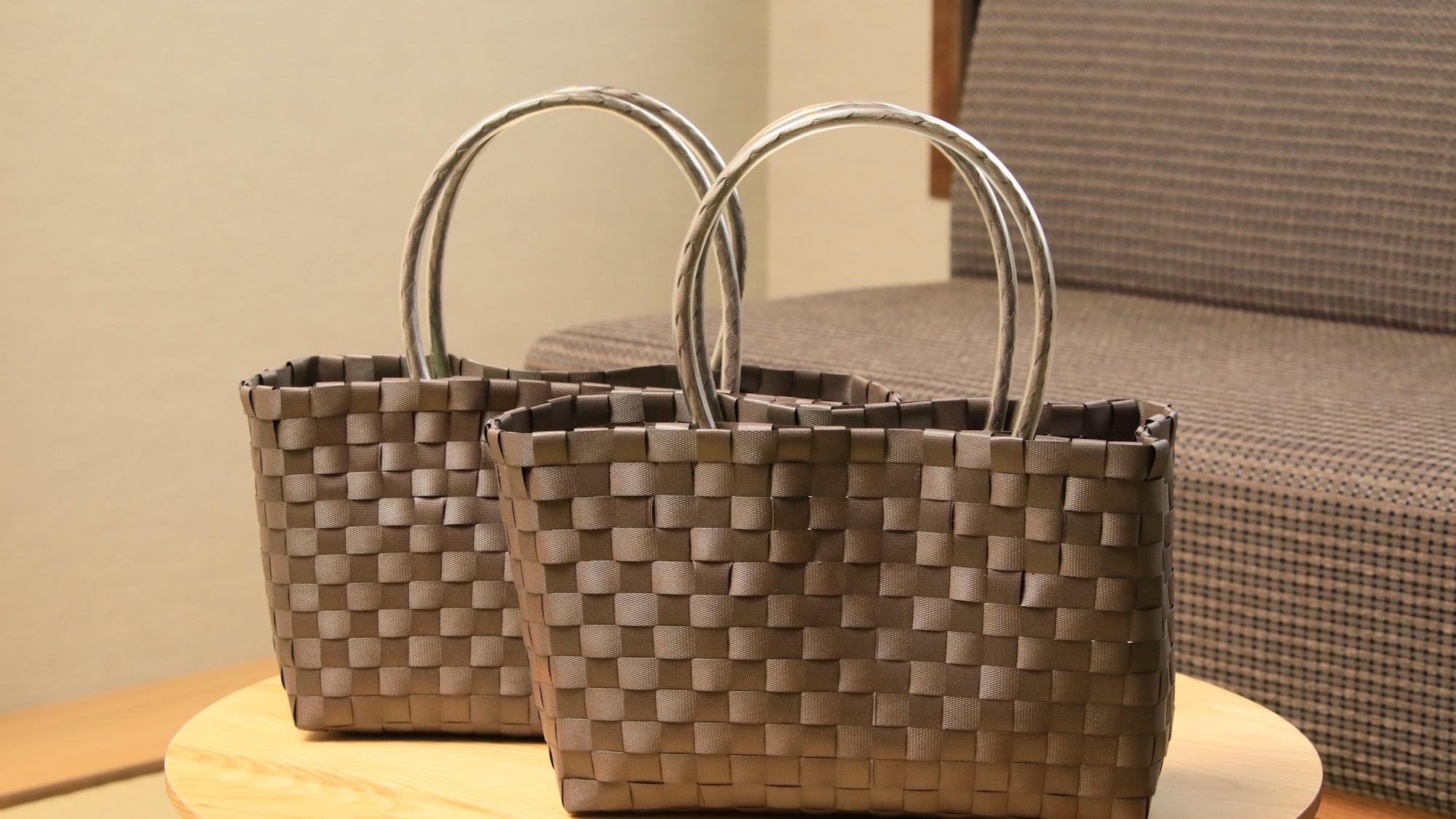 [Rooms] Please use this basket to go to the large public bath. (Example)