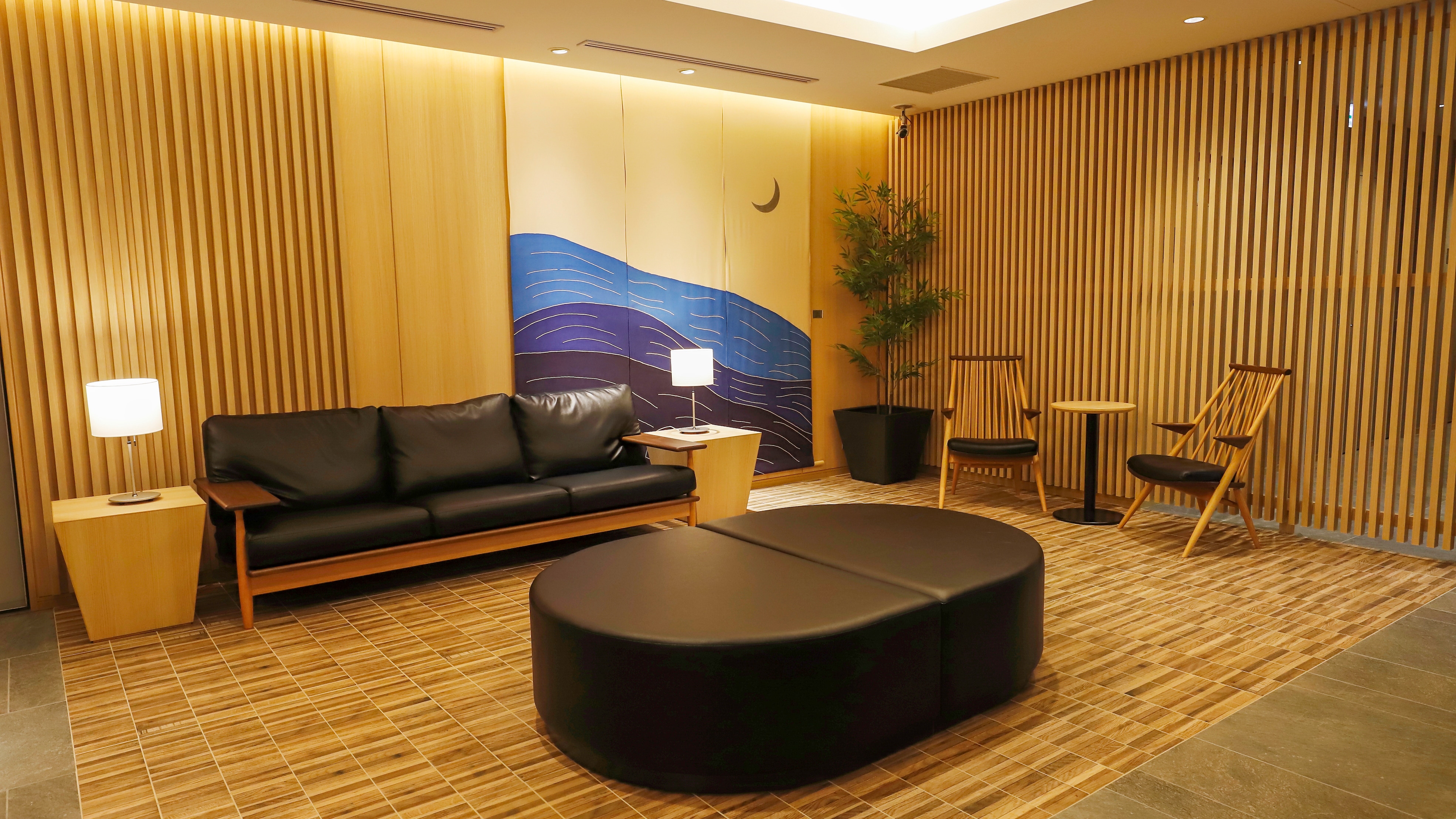 [2nd floor lobby] Large lobby