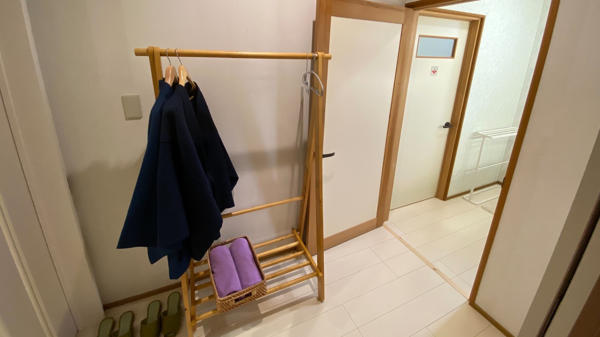 NEW [Non-smoking, dog-friendly] Separate twin room ■ Sofa set included