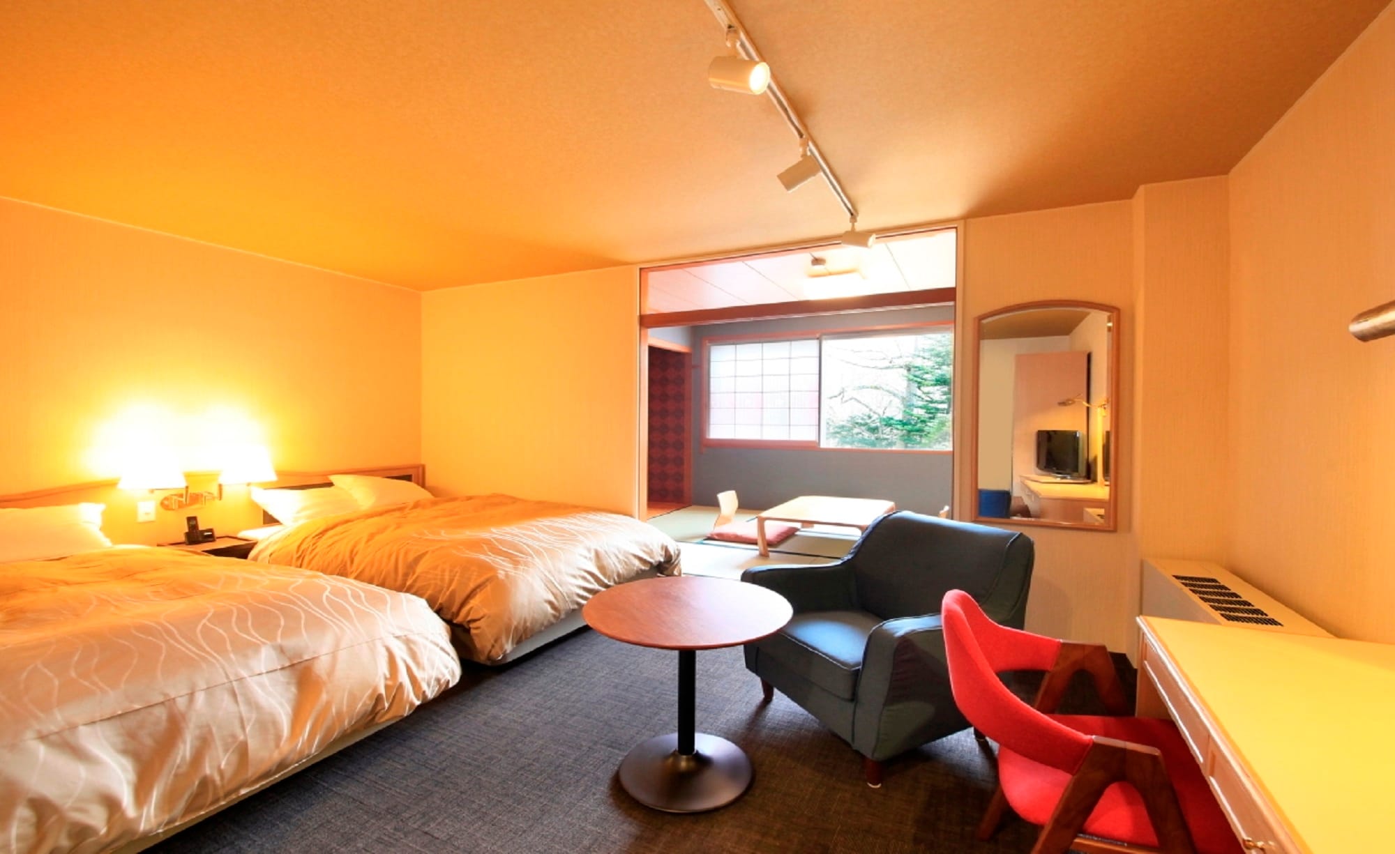 ■“日西式房間” 這是在輕井澤很少見的日式和西式房間。