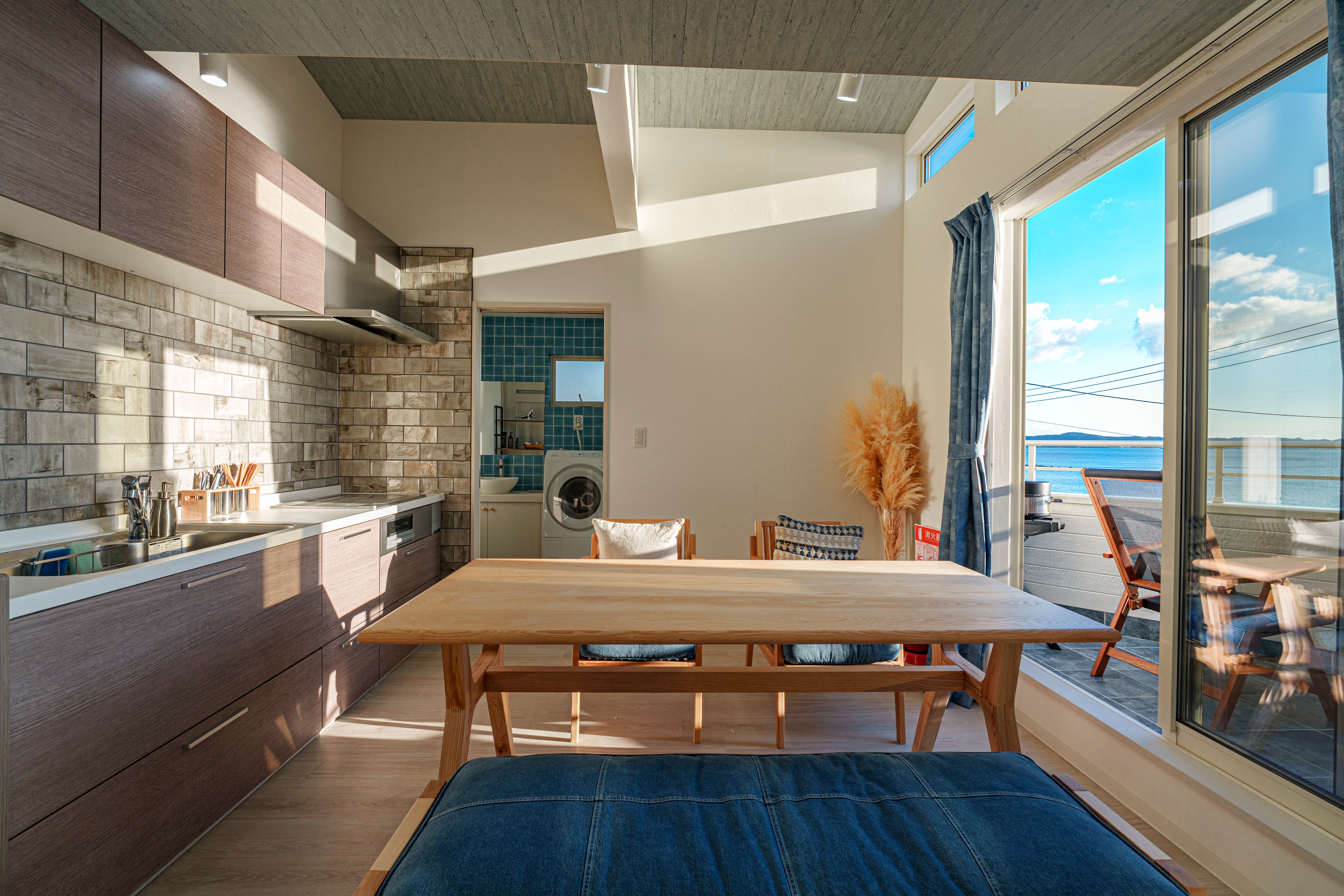 Living/dining/kitchen
