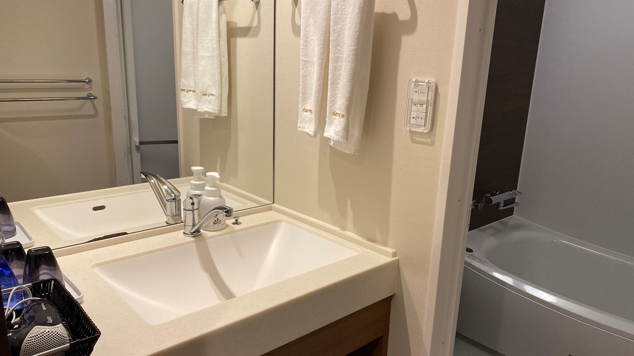 ◆Family Twin Room◆【Non-smoking】24.2㎡　120×195cm x 1 bed, 140×195cm x 1 bed