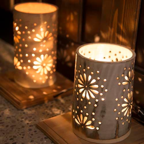 ▼[Entrance] The footsteps are illuminated with a soothing light.