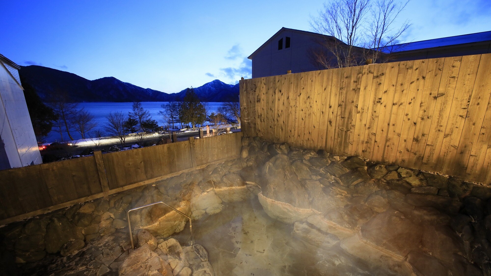 [Open-air bath] Surrounded by magnificent nature