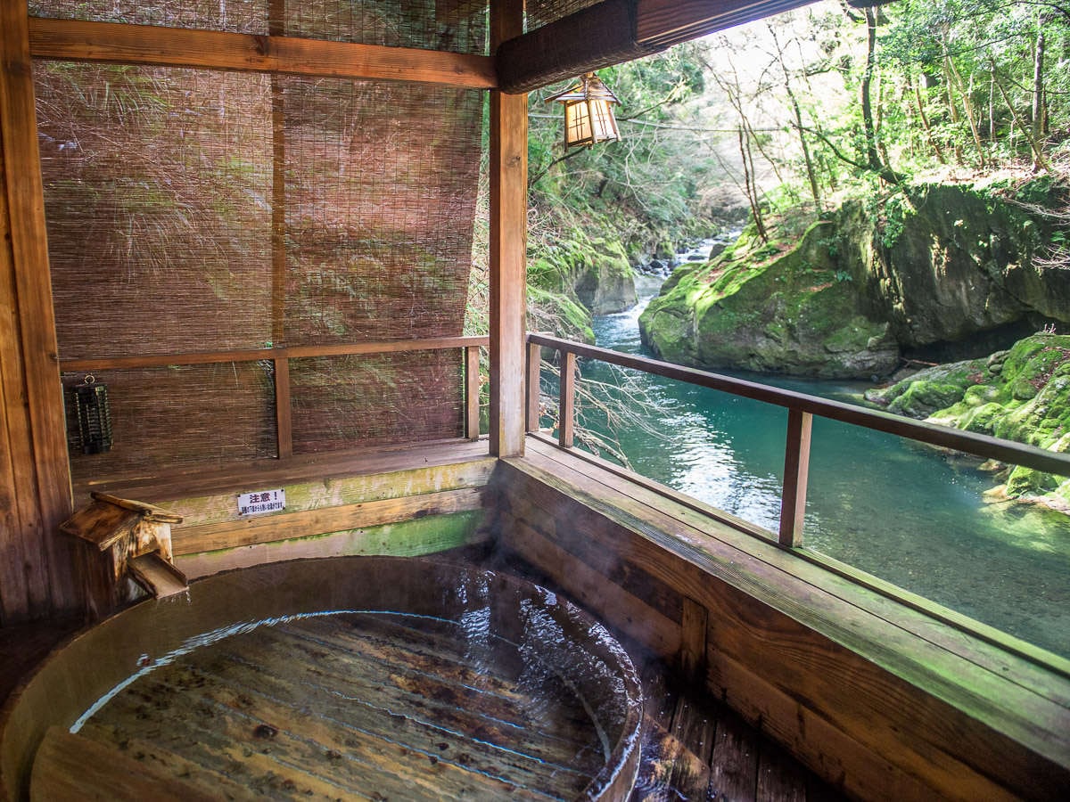 [Open-air bath] (Men's bath)
