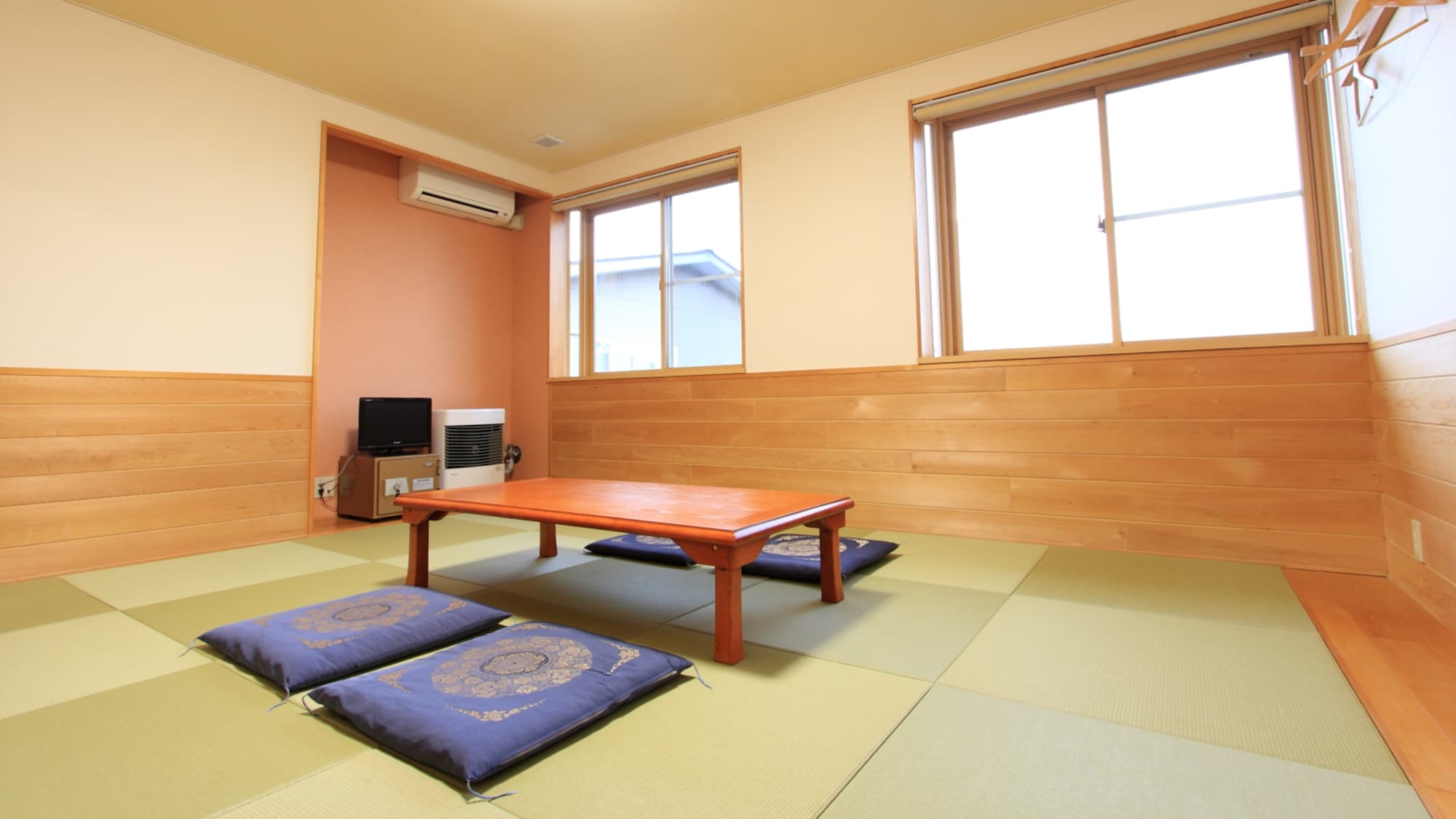 *[Example of a guest room] The scent of Aomori Hiba will leave you feeling refreshed and relaxed.