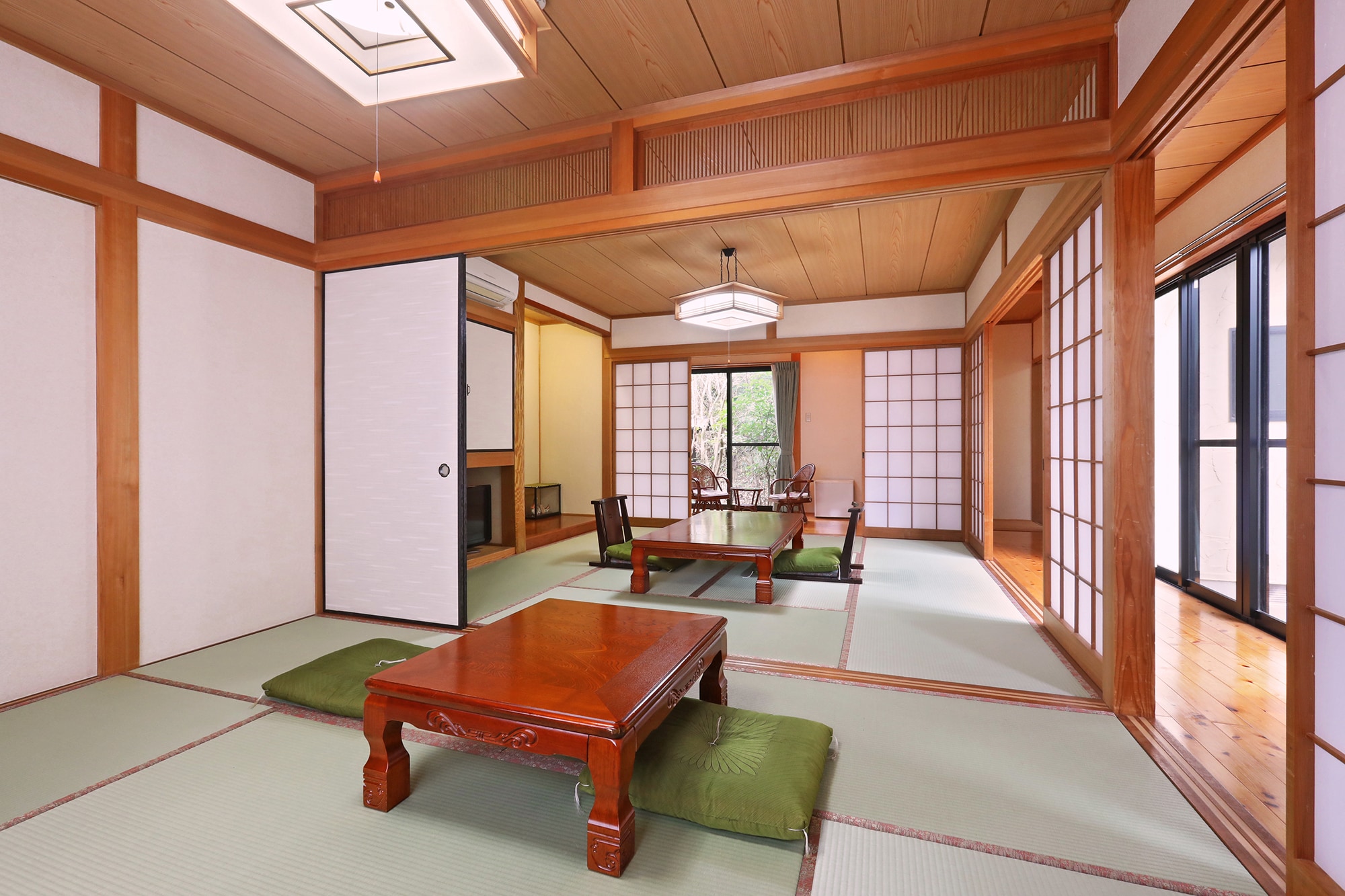 8 tatami mats + 6 tatami mats