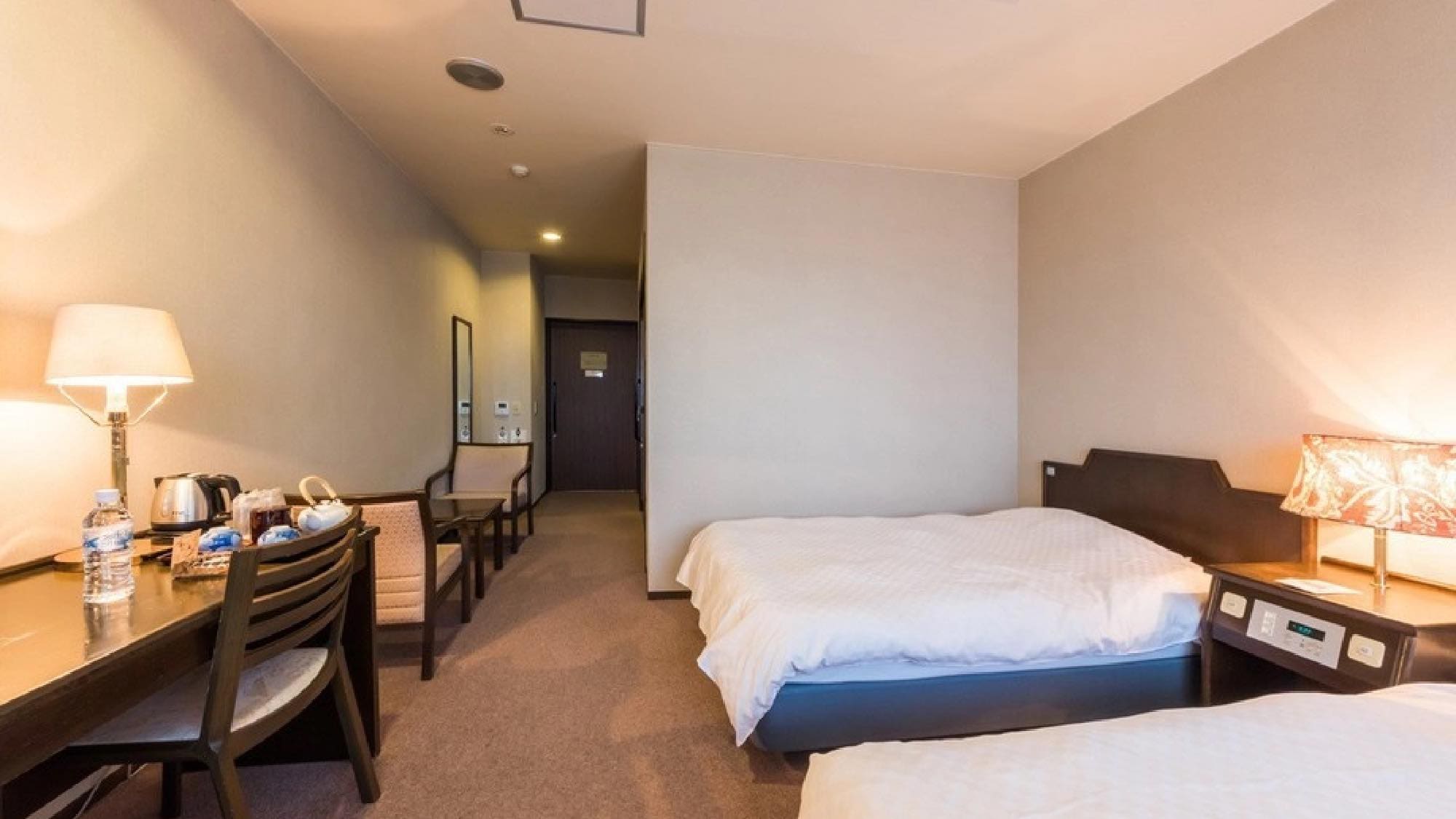 Western-style universal twin room