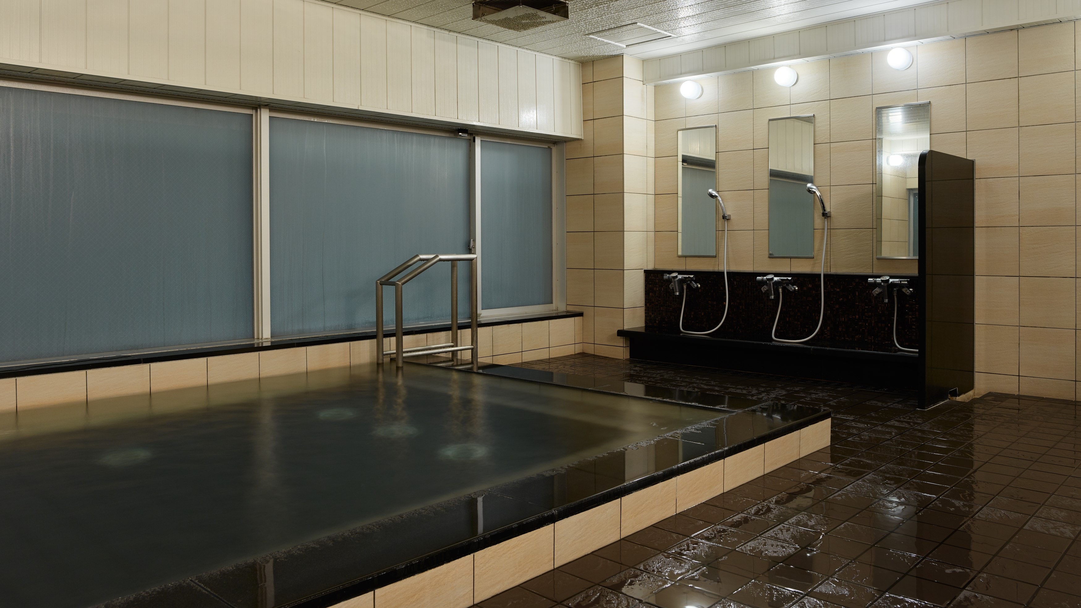 [Large communal bath (for women)]