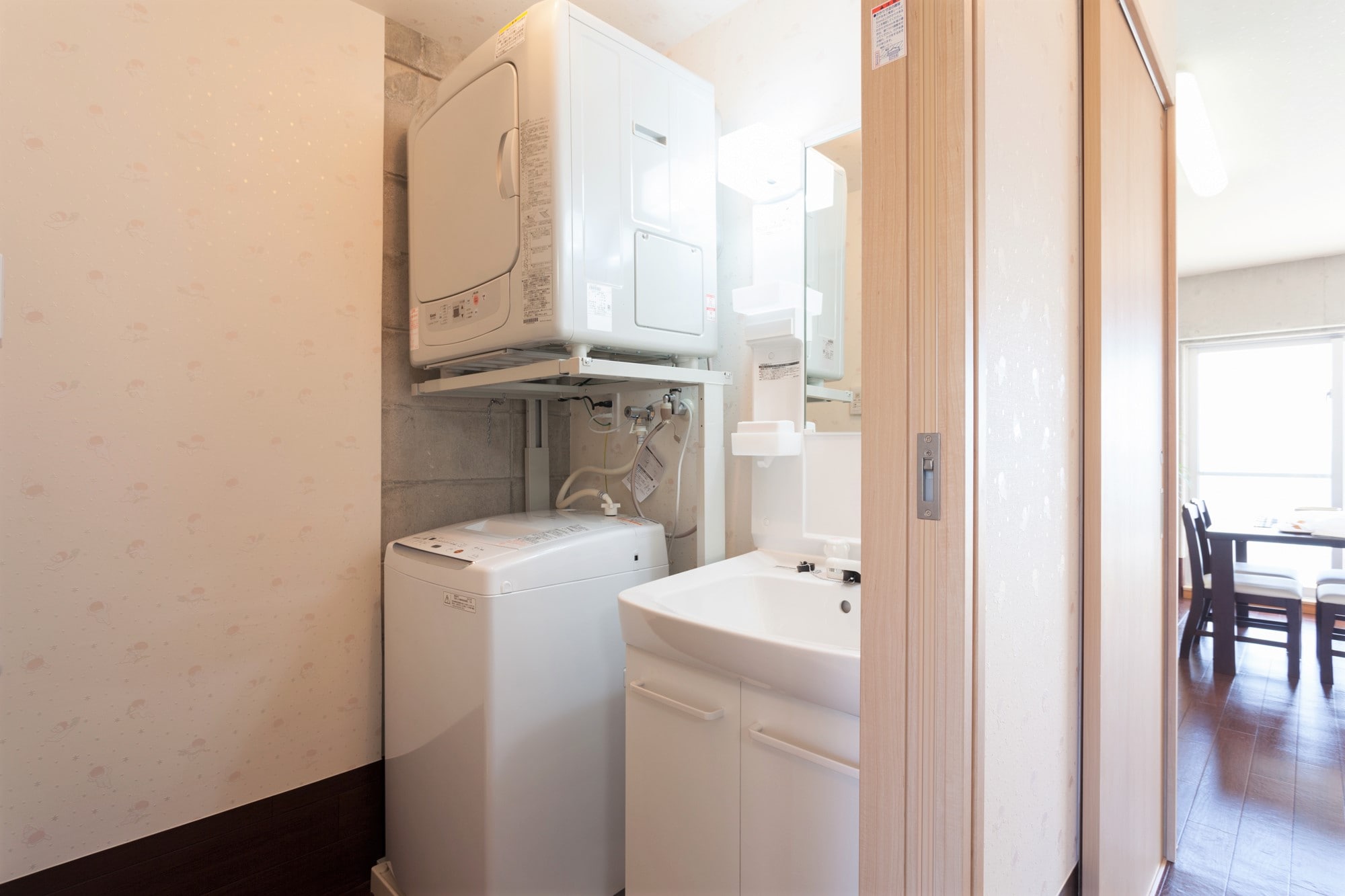 [Room laundry] There is a washing machine and gas dryer, so you can rest assured during your stay.