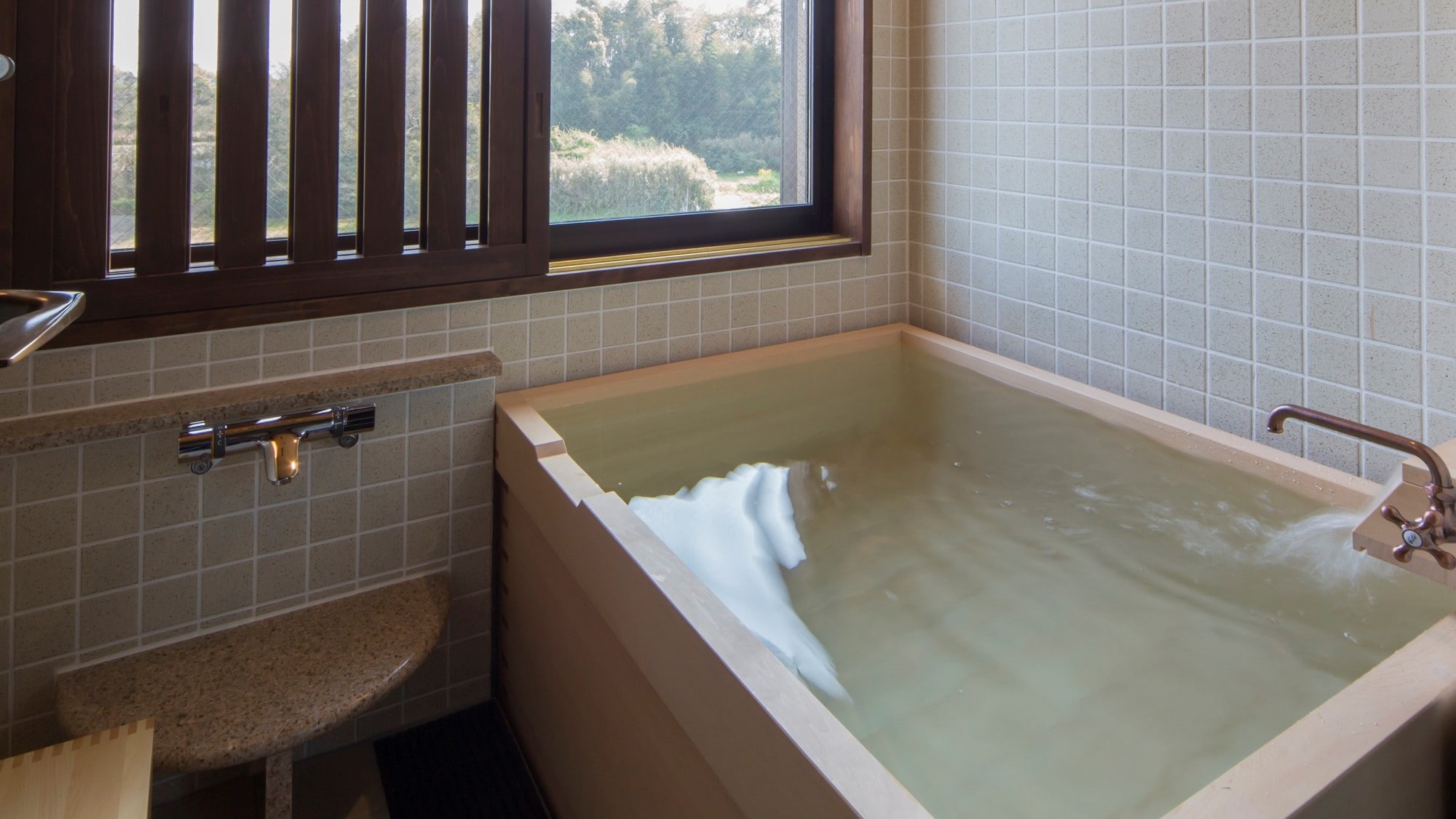 [Guest room bath] Hinoki bath