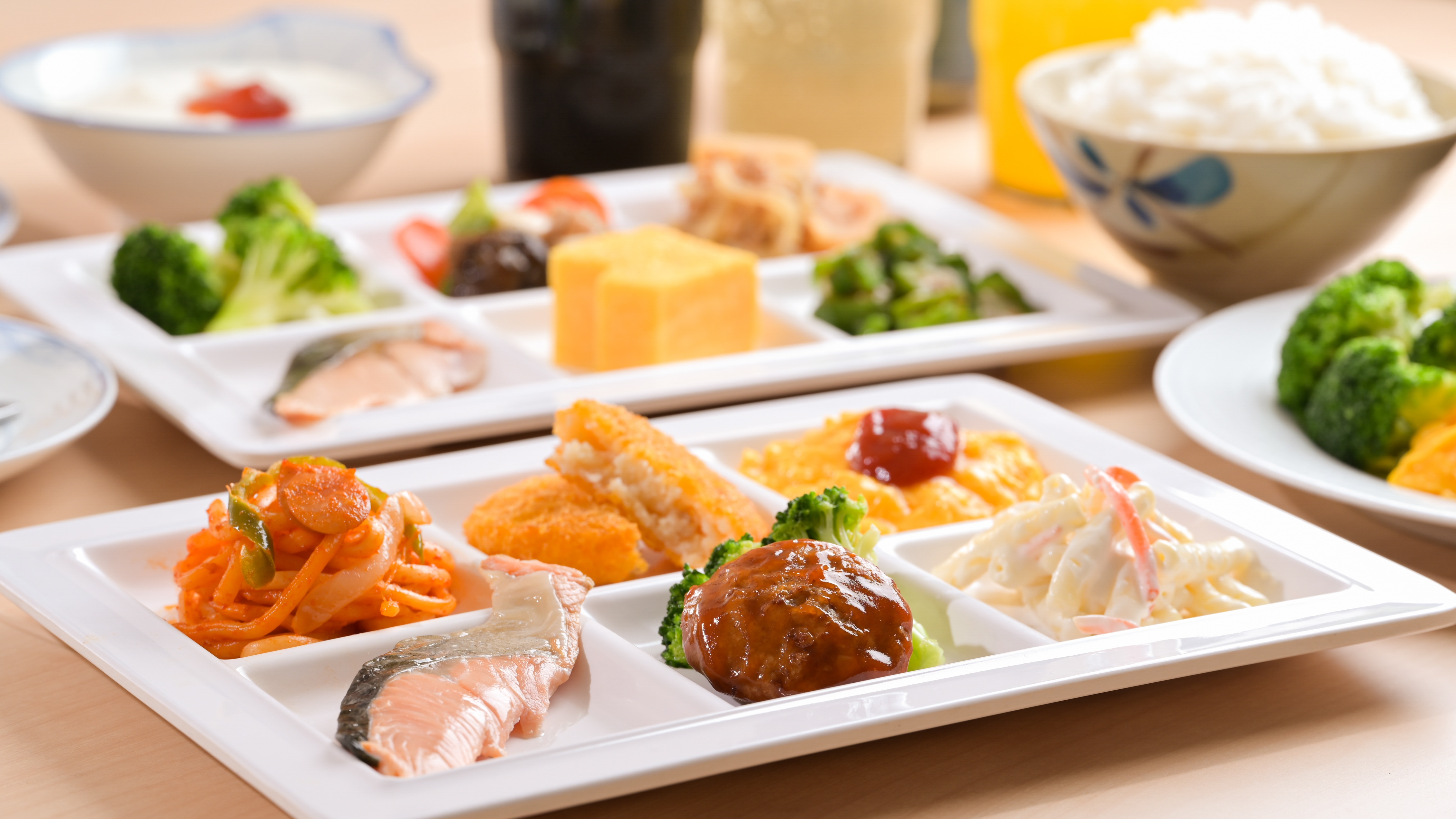 Gambar sarapan prasmanan Jepang/Barat
