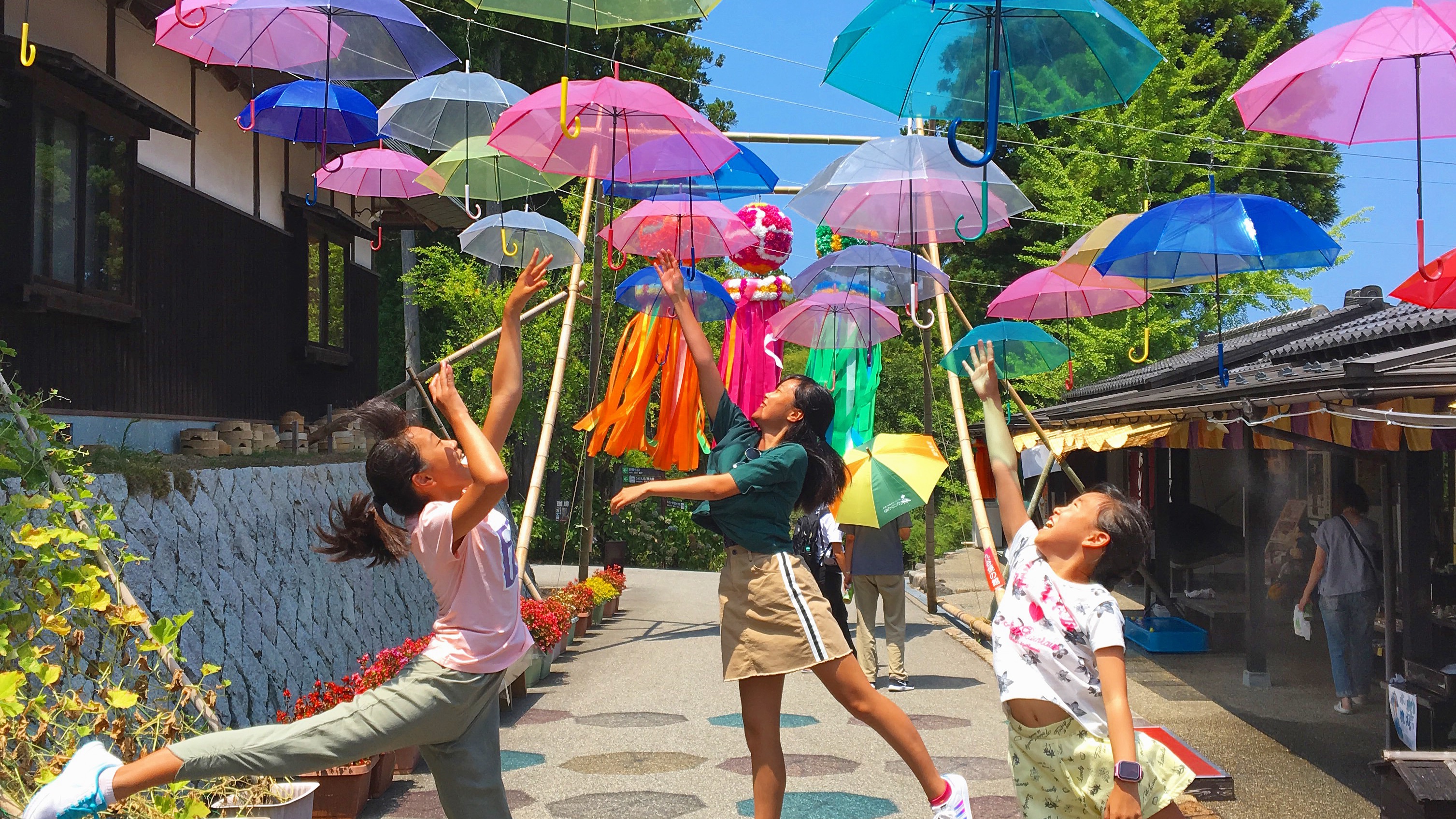 Kaga Traditional Crafts Village Yunokuni Forest "Umbrella Sky"