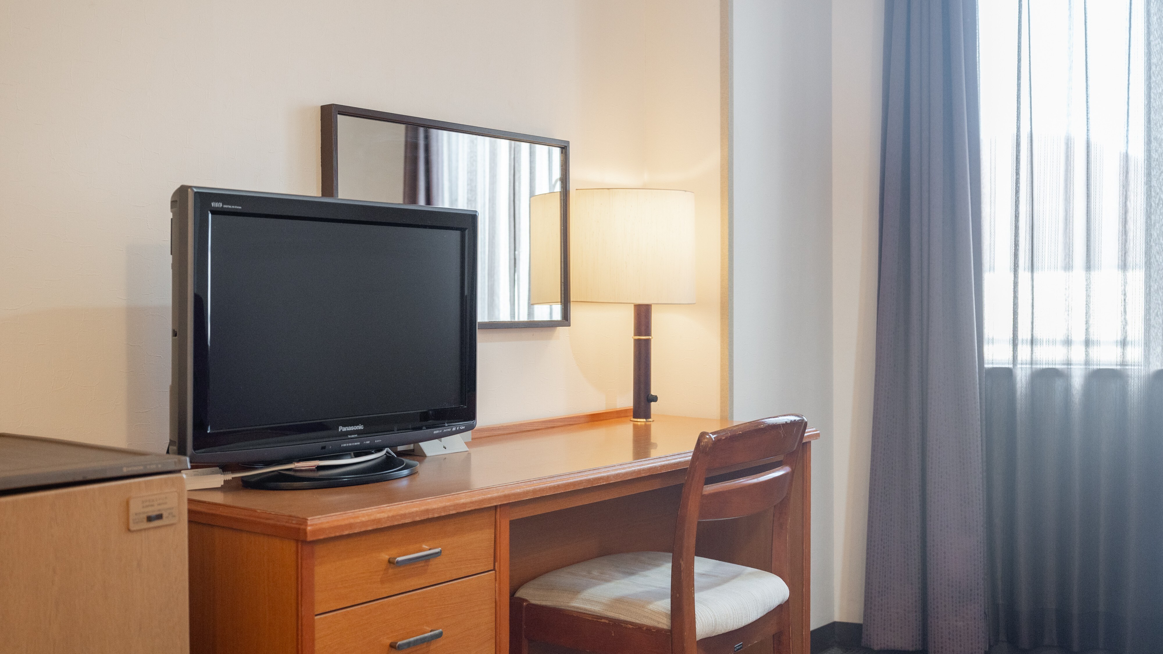 Desk image *Several types available