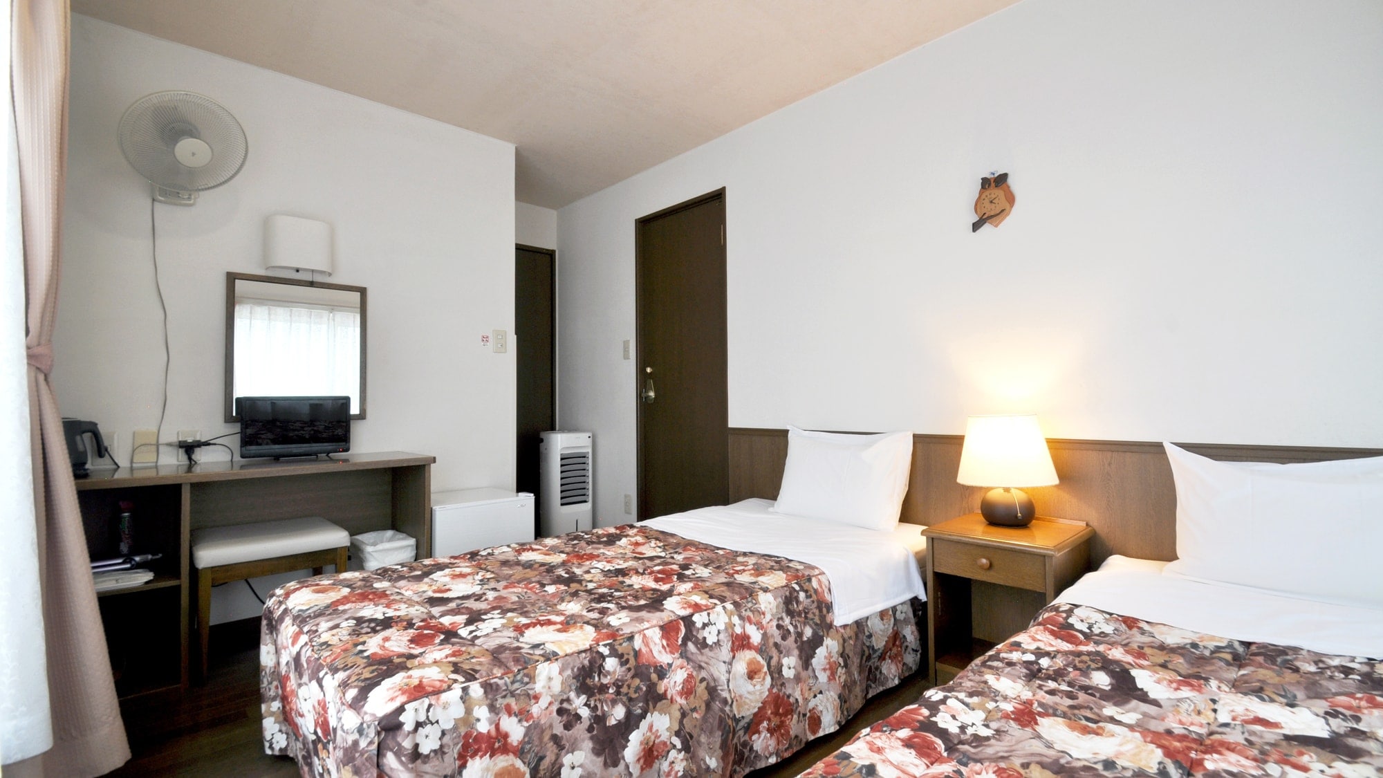 [ห้องทวินฝั่งมหาสมุทร] พร้อมโต๊ะทำงาน