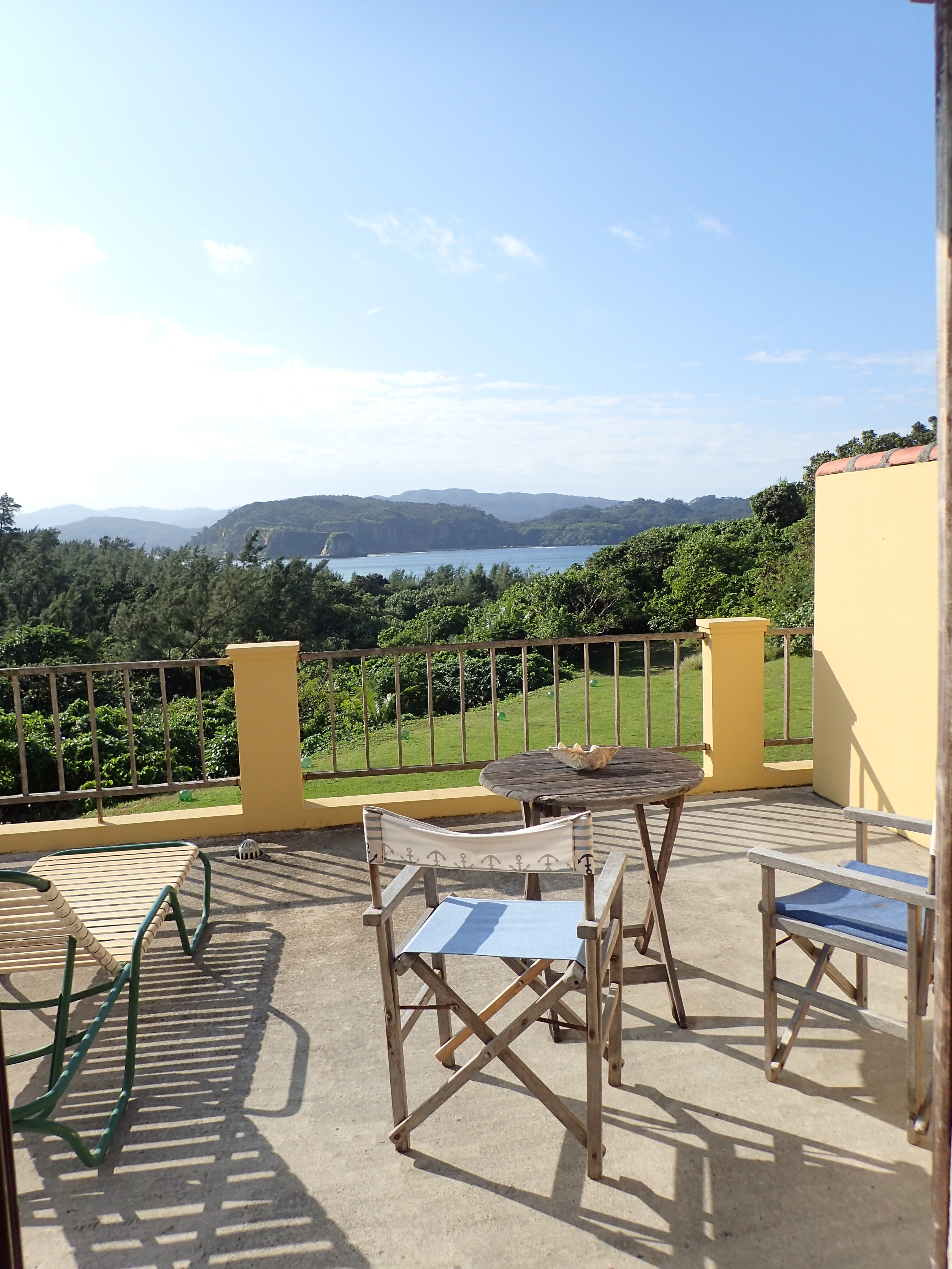 teras kamar tamu lantai 2