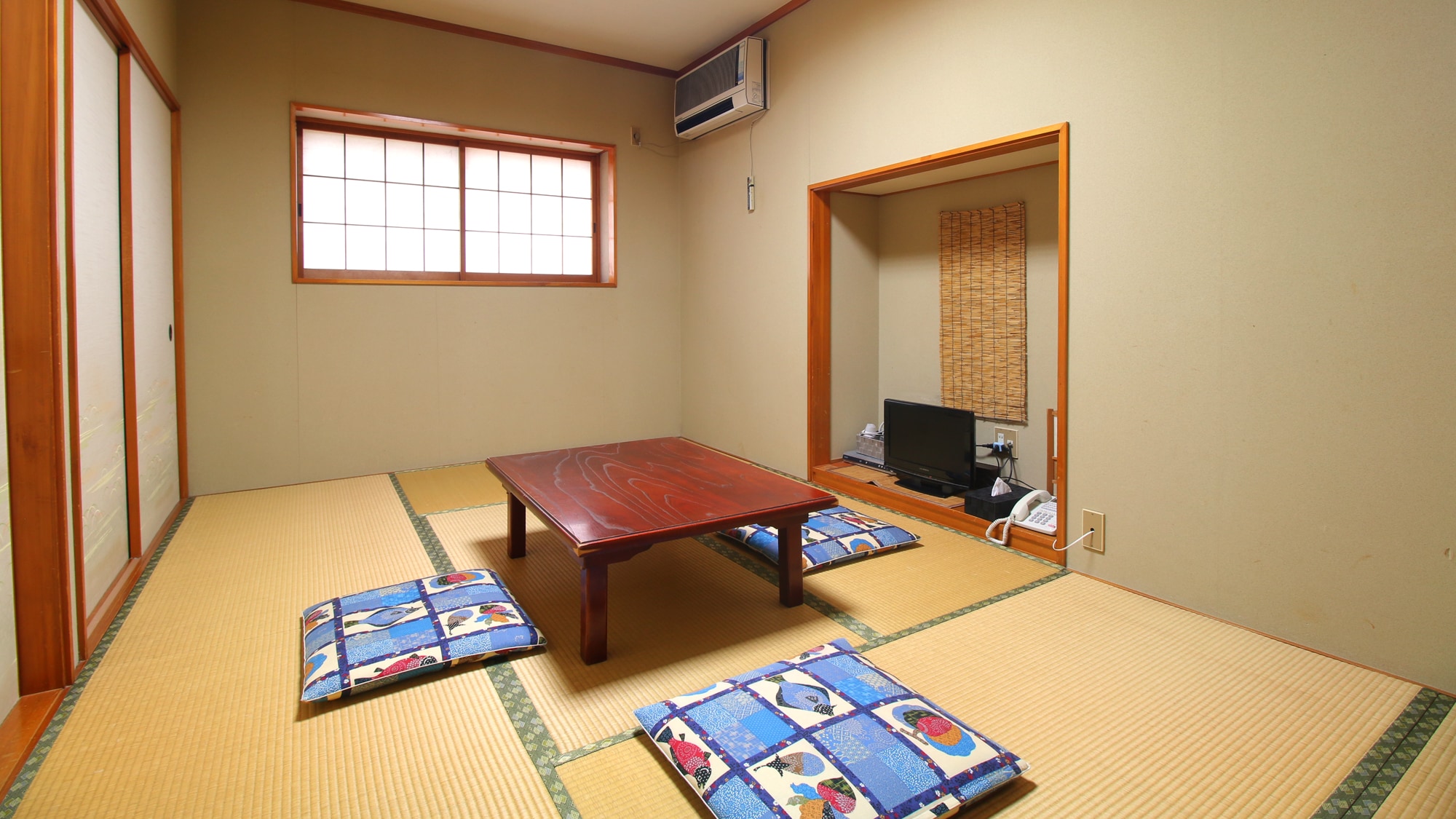 # [Japanese-style guest room] The 8-tatami rooms are popular with groups and families ♪