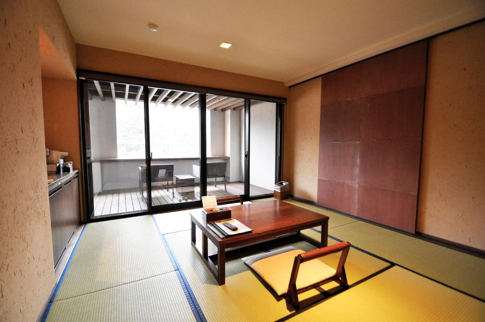 Guest room with open-air bath “Kaze no Tate Japanese-Western style room”