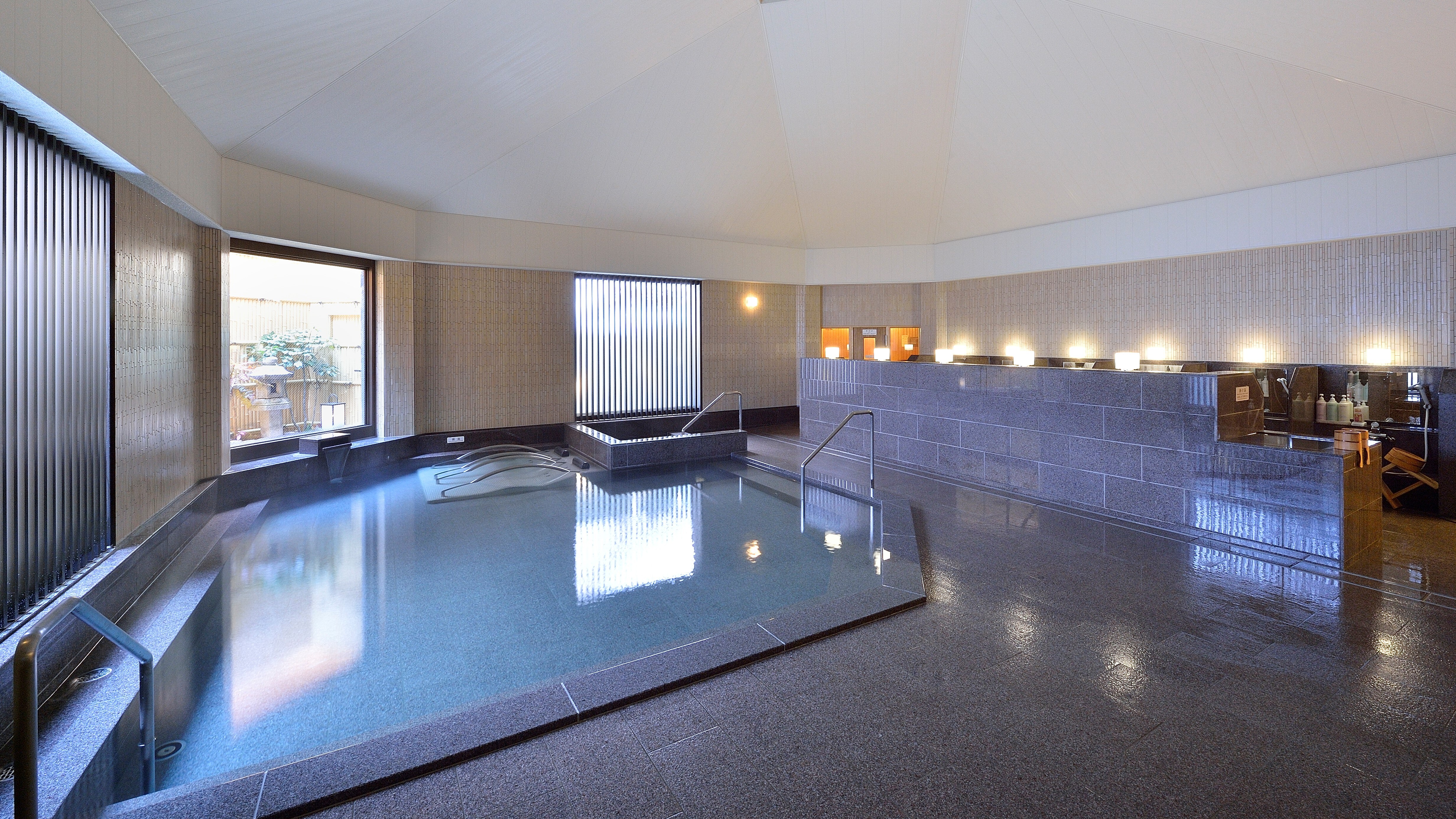 Sazare-no-yu Indoor bath