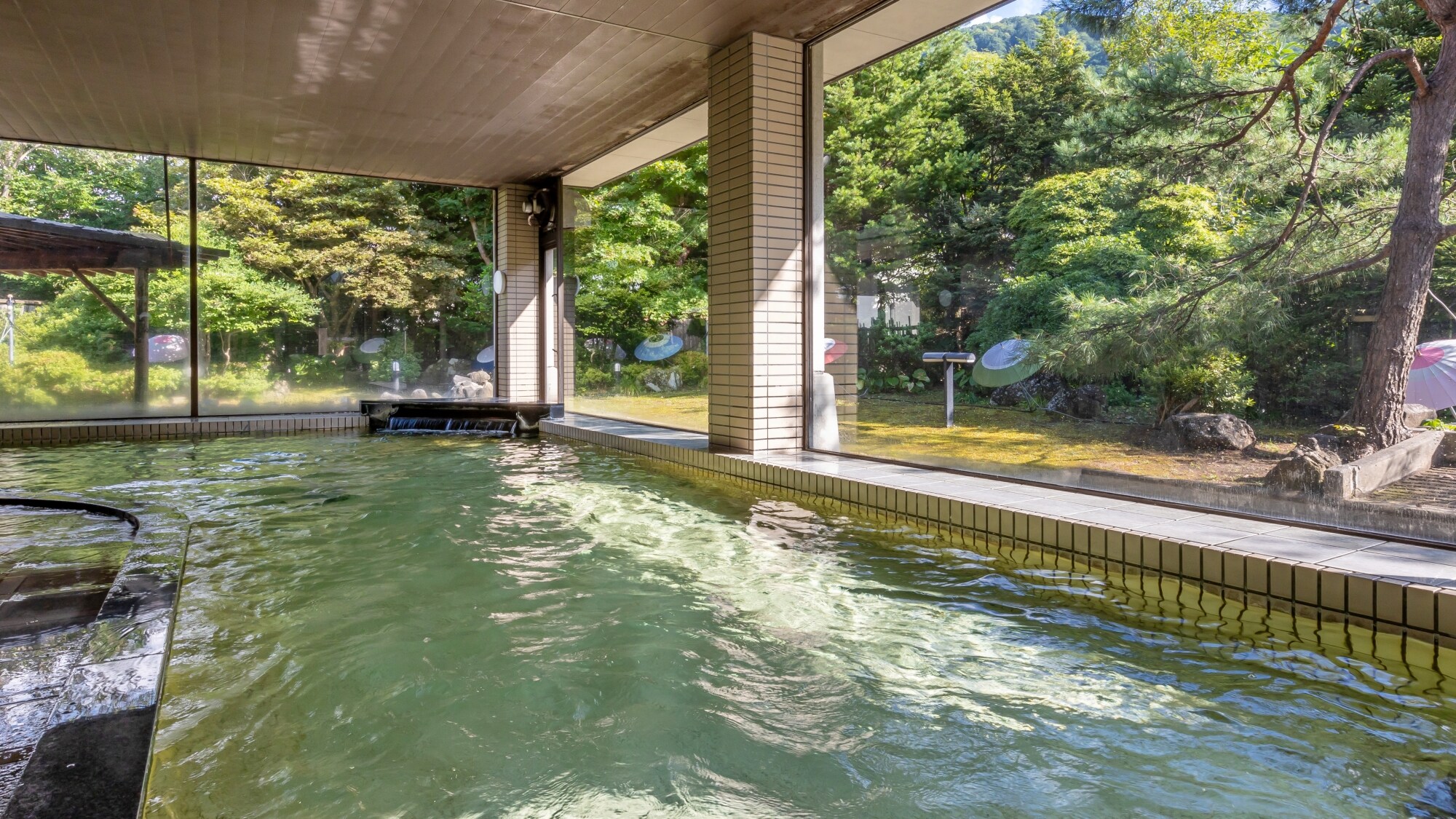 Large public bath "Kissho-no-yu" (men's bath)