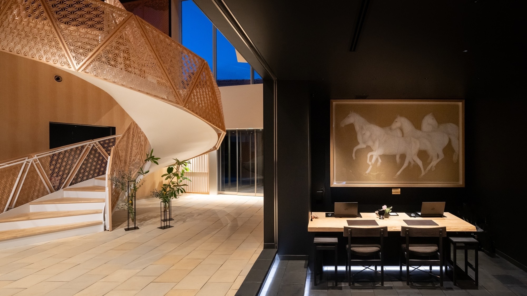 [Front desk] Check-in time: 15:00 / Check-out time: 11:00