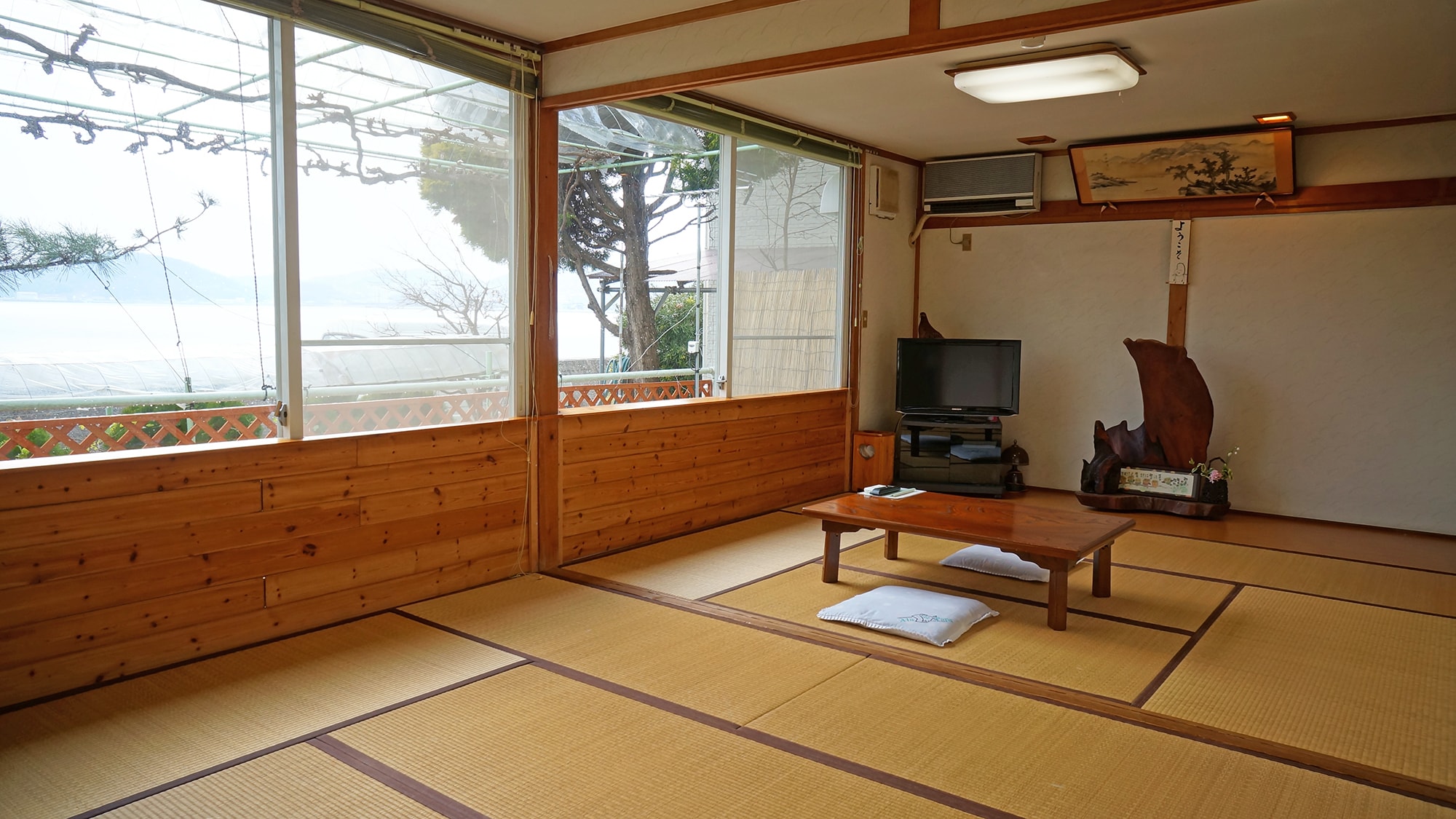 Japanese-style room with ocean view