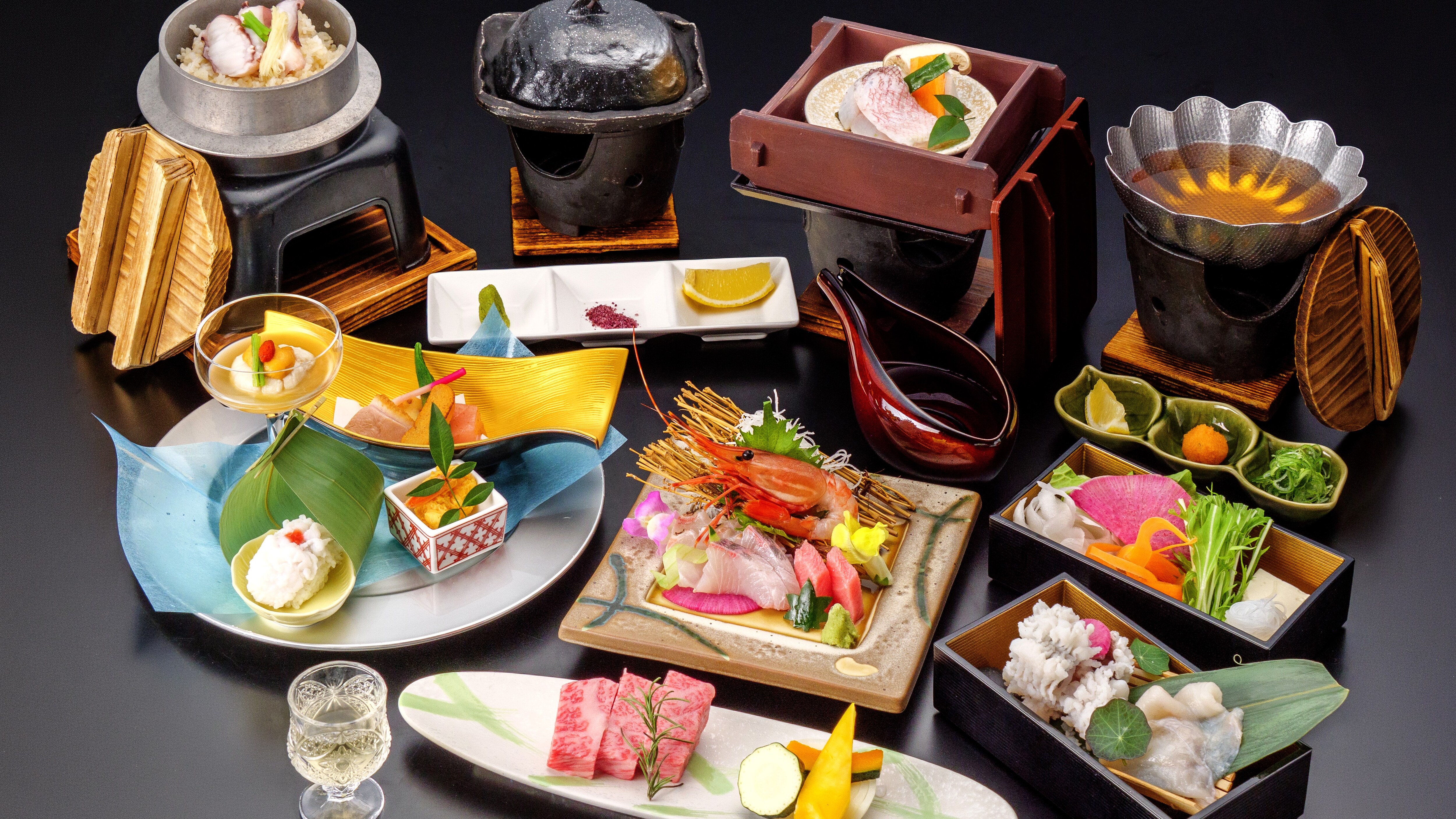 A5 certified Omi beef steak, summer pufferfish and Setouchi conger eel shabu-shabu hot pot - Summer Kaiseki ~Beautiful~ (Image)