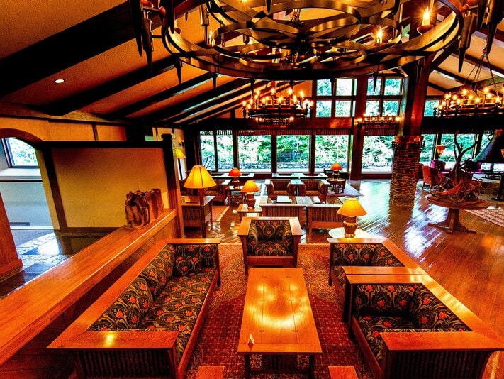 ● Lounge