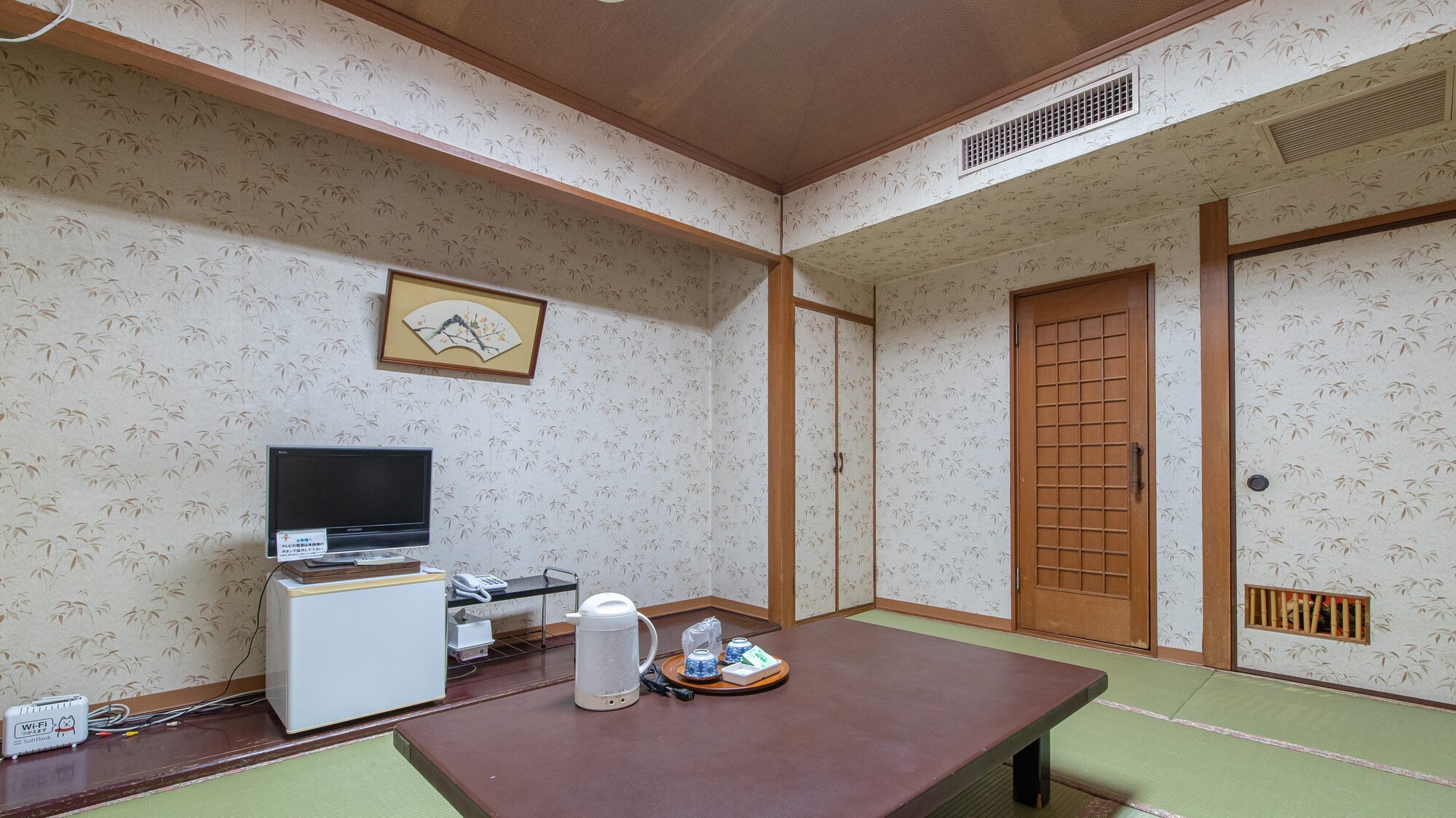 [Non-smoking] Japanese-style room for 1-4 people (with toilet and shared bathroom)