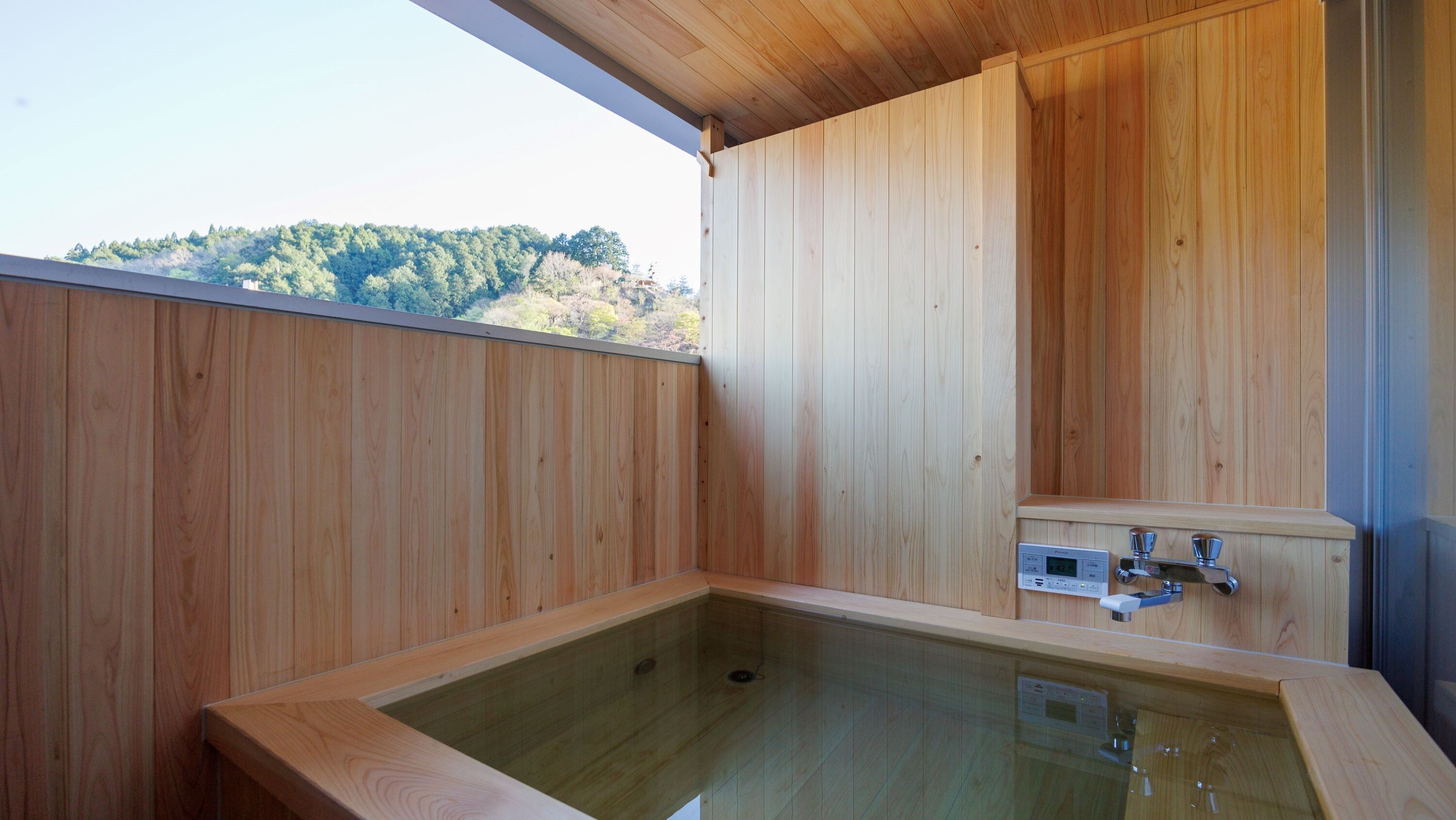 Yugori 203 Open-air bath