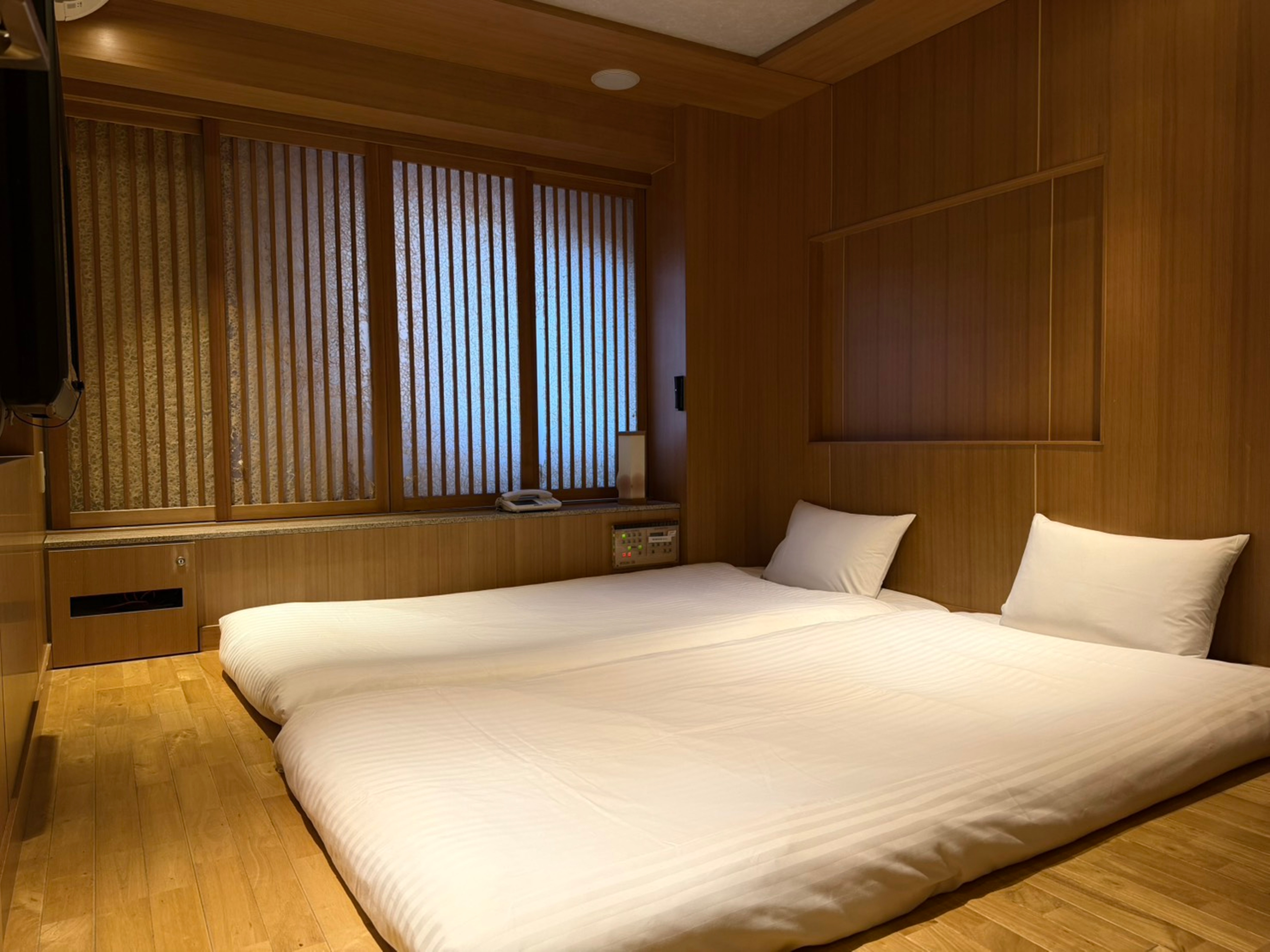 Japanese-style room