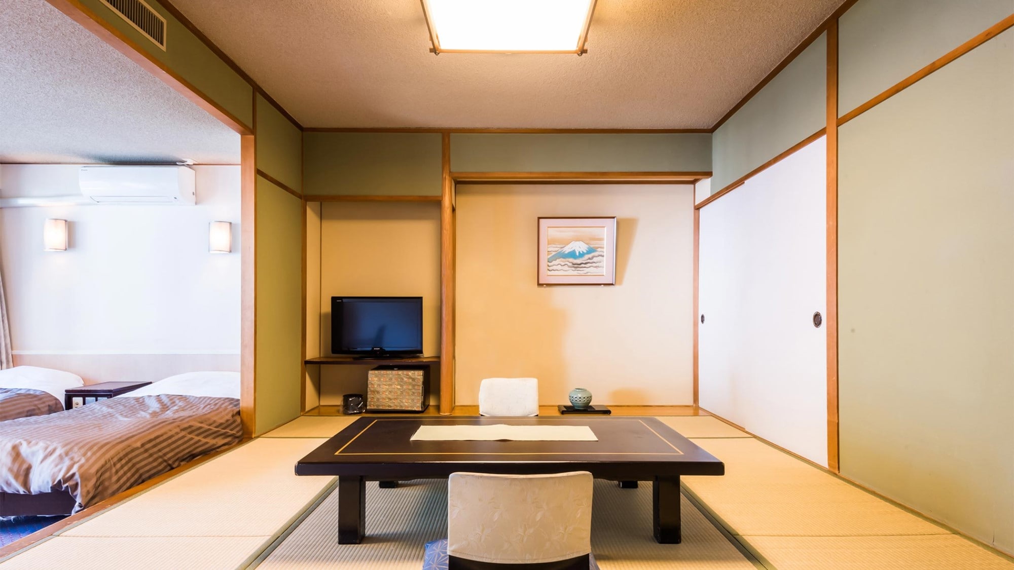 □ Non-smoking □ Japanese-Western style twin room (example)
