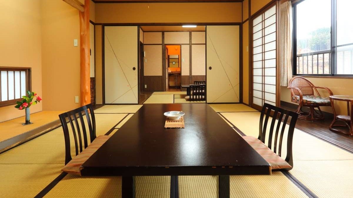 [Observation Japanese-style room] Japanese-style room with 2 consecutive rooms