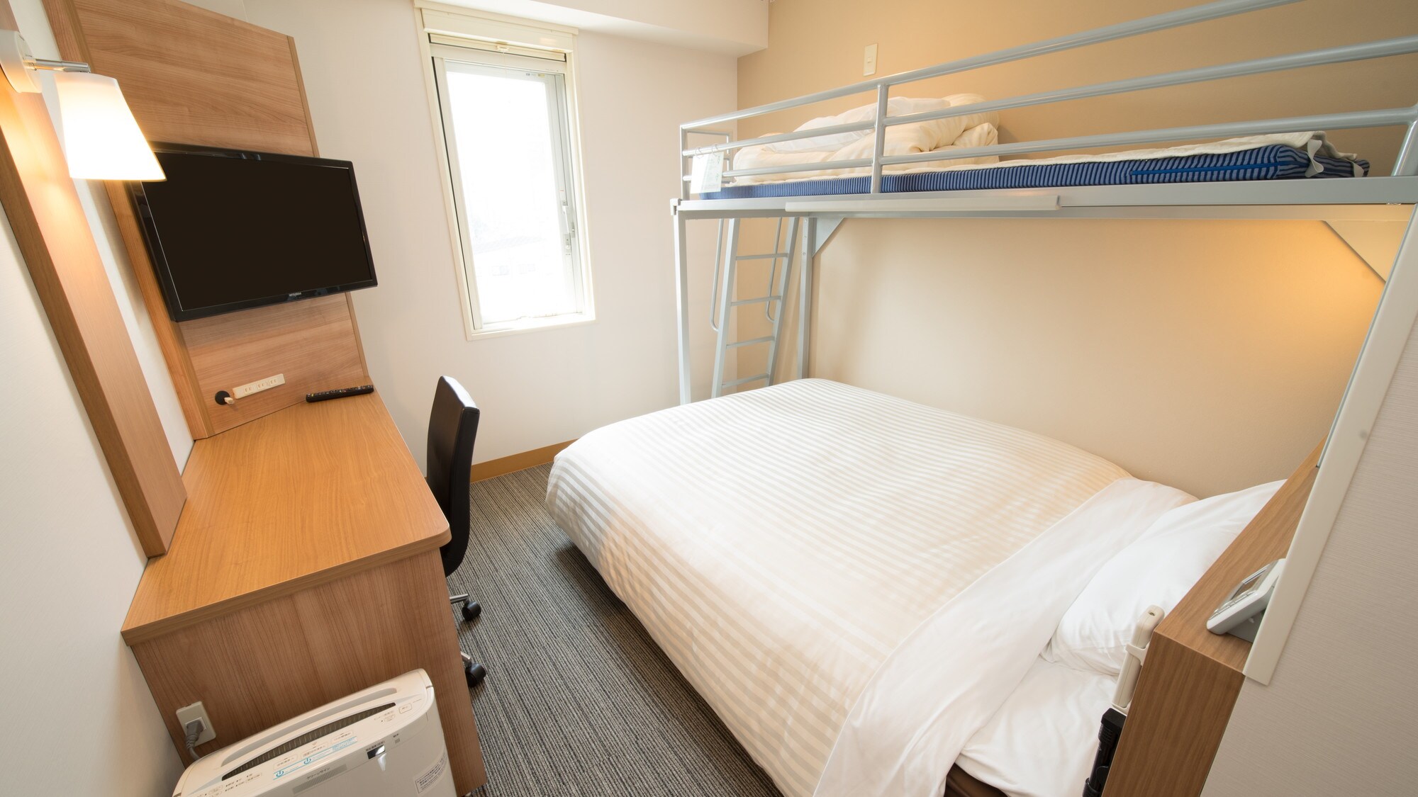 Double bed and loft bed